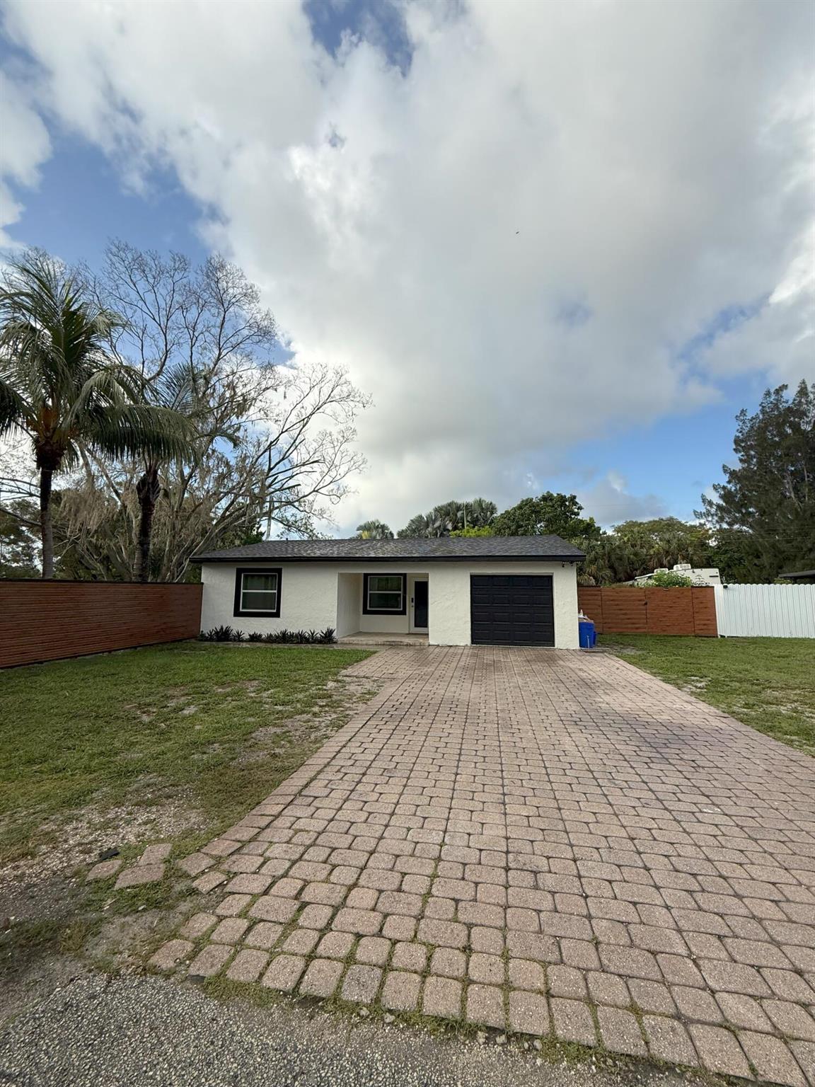 2644 Cherokee Ct