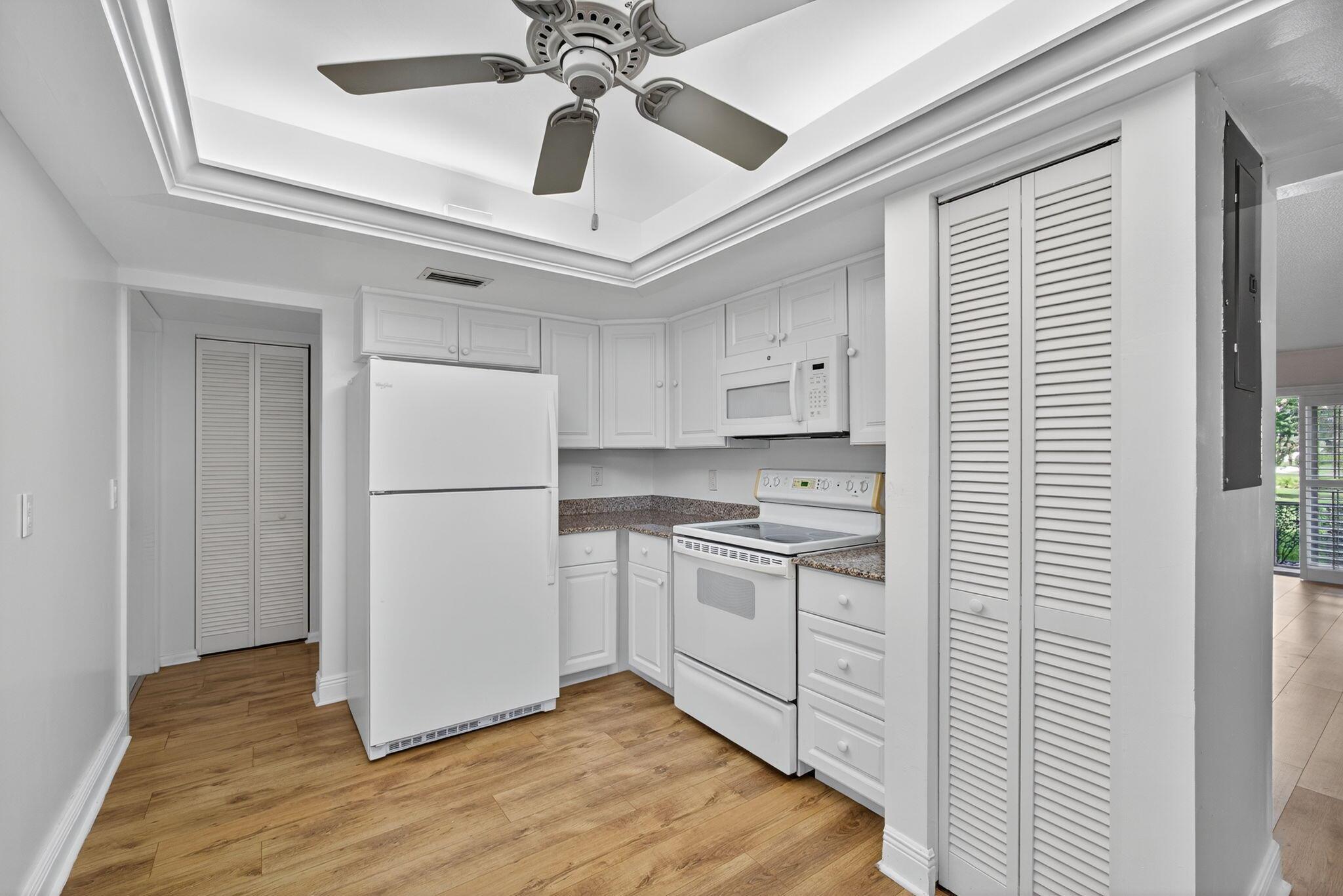 18390 SE Wood Hvn Ln #D Jupiter, FL 33469