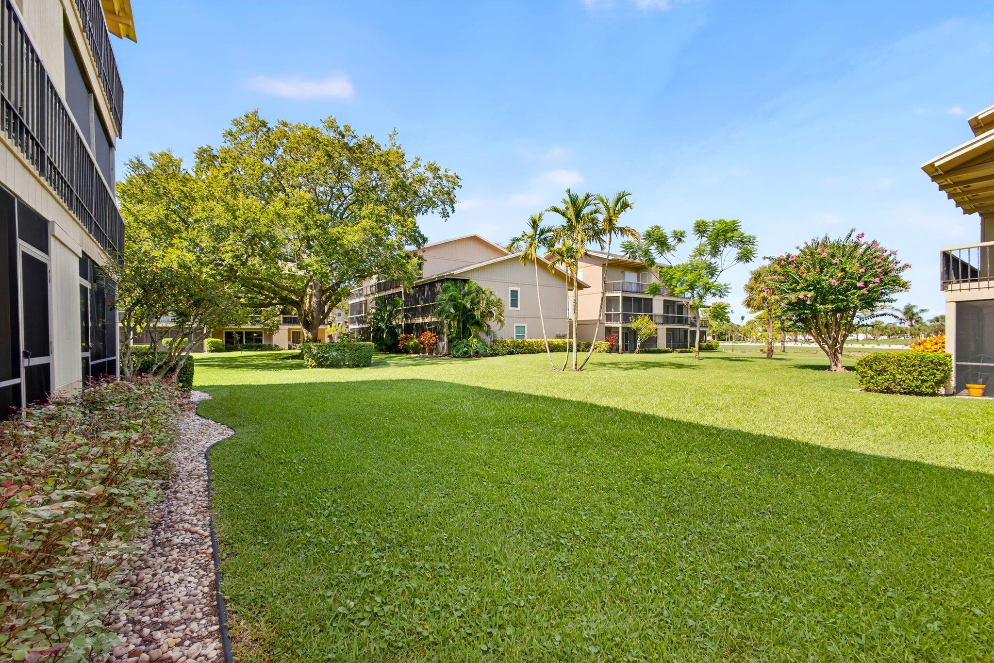 18390 SE Wood Hvn Ln #D Jupiter, FL 33469