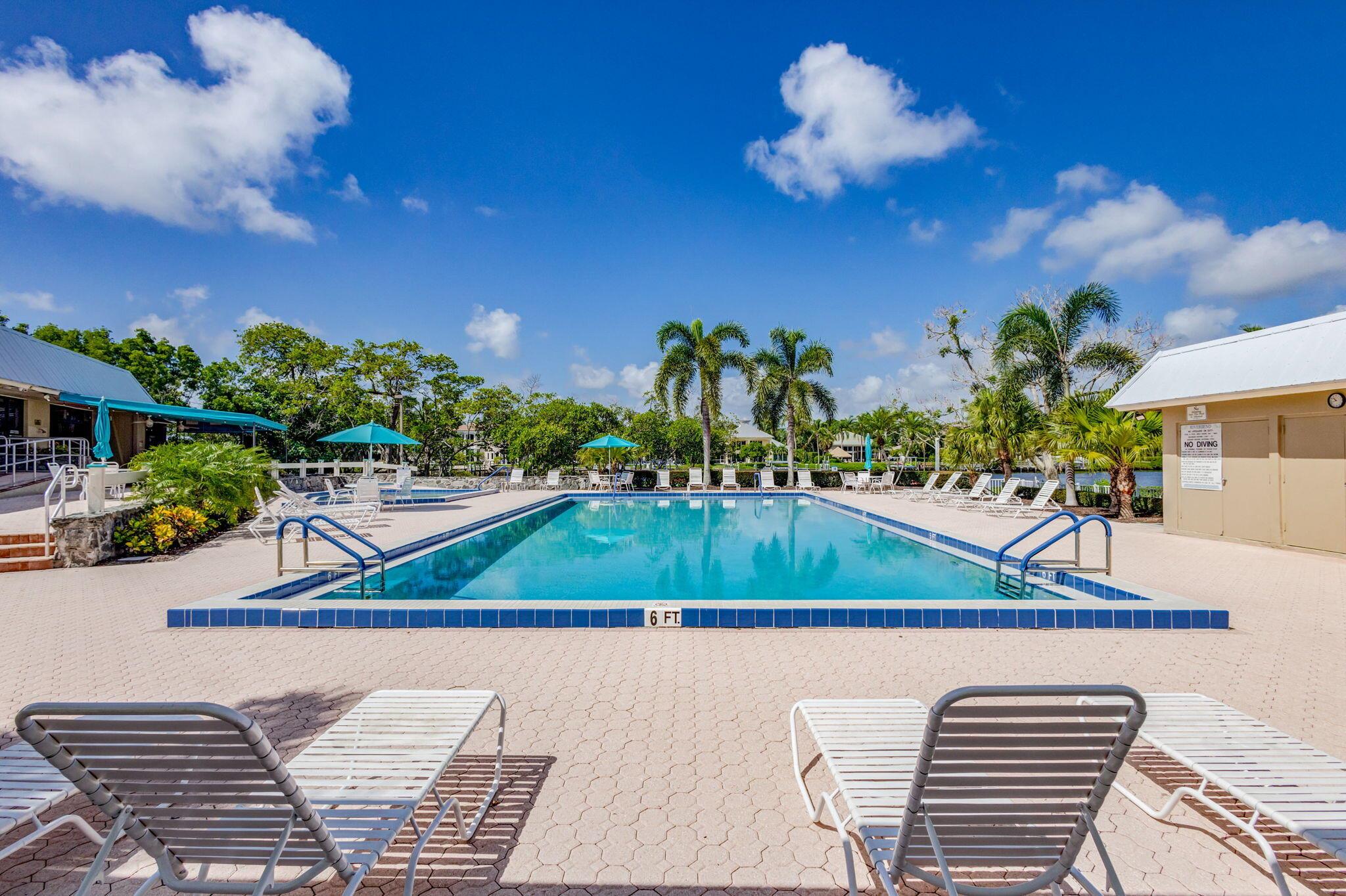 18390 SE Wood Hvn Ln #D Jupiter, FL 33469