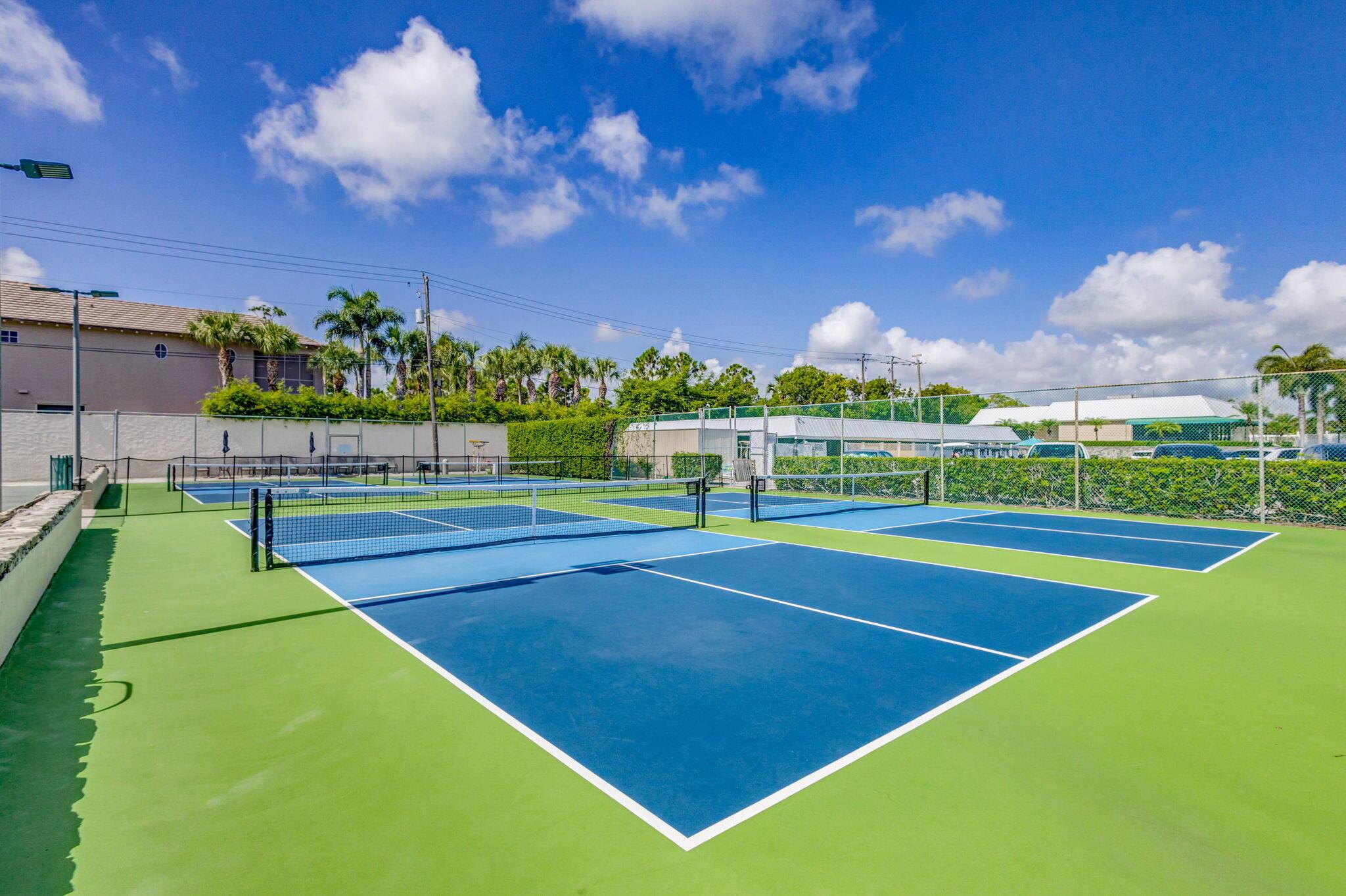 18390 SE Wood Hvn Ln #D Jupiter, FL 33469