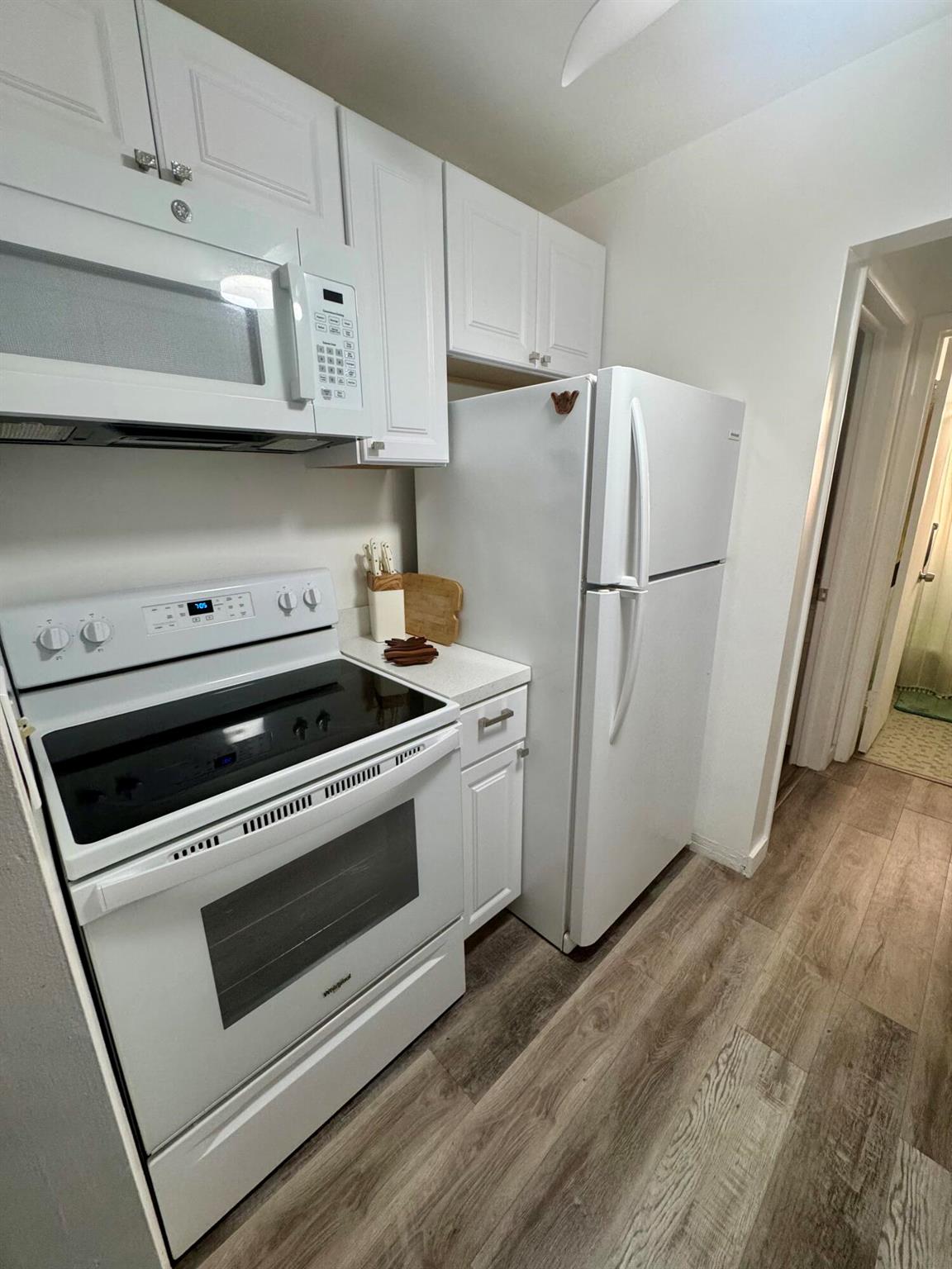 113 N Lakeside 3rd Dr #3