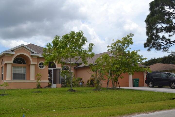 738 SE Lansdowne Ave