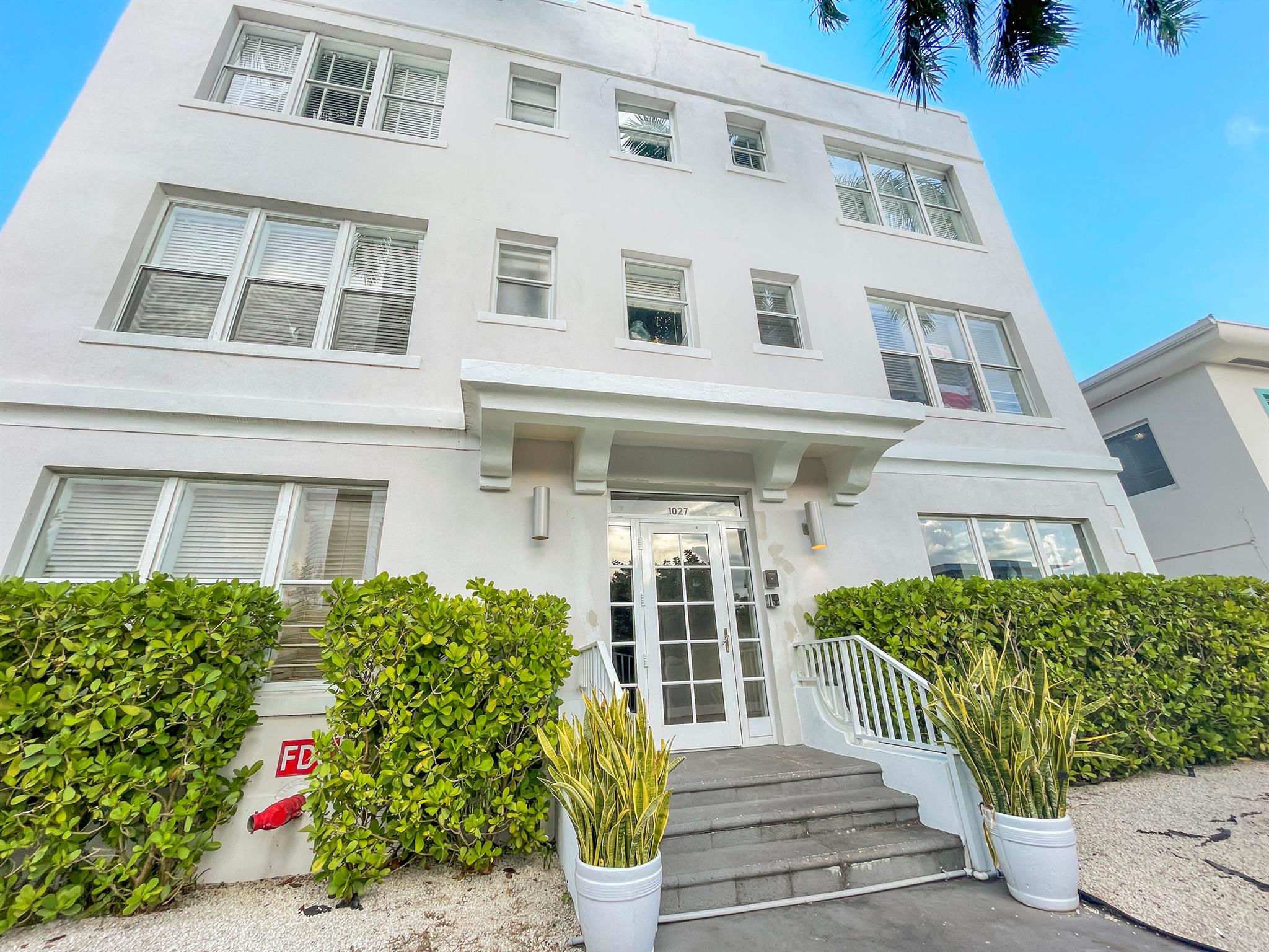 1027 Pennsylvania Ave #205