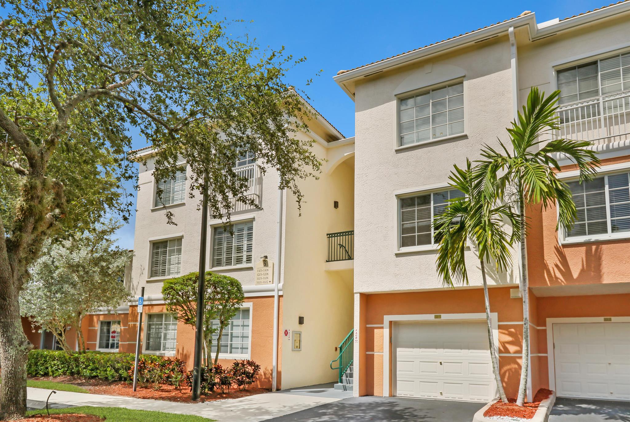 3205 Myrtlewood Cir