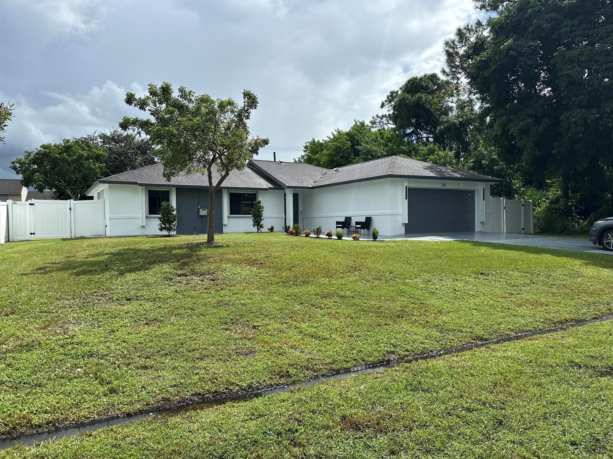 248 SE Fallon Dr