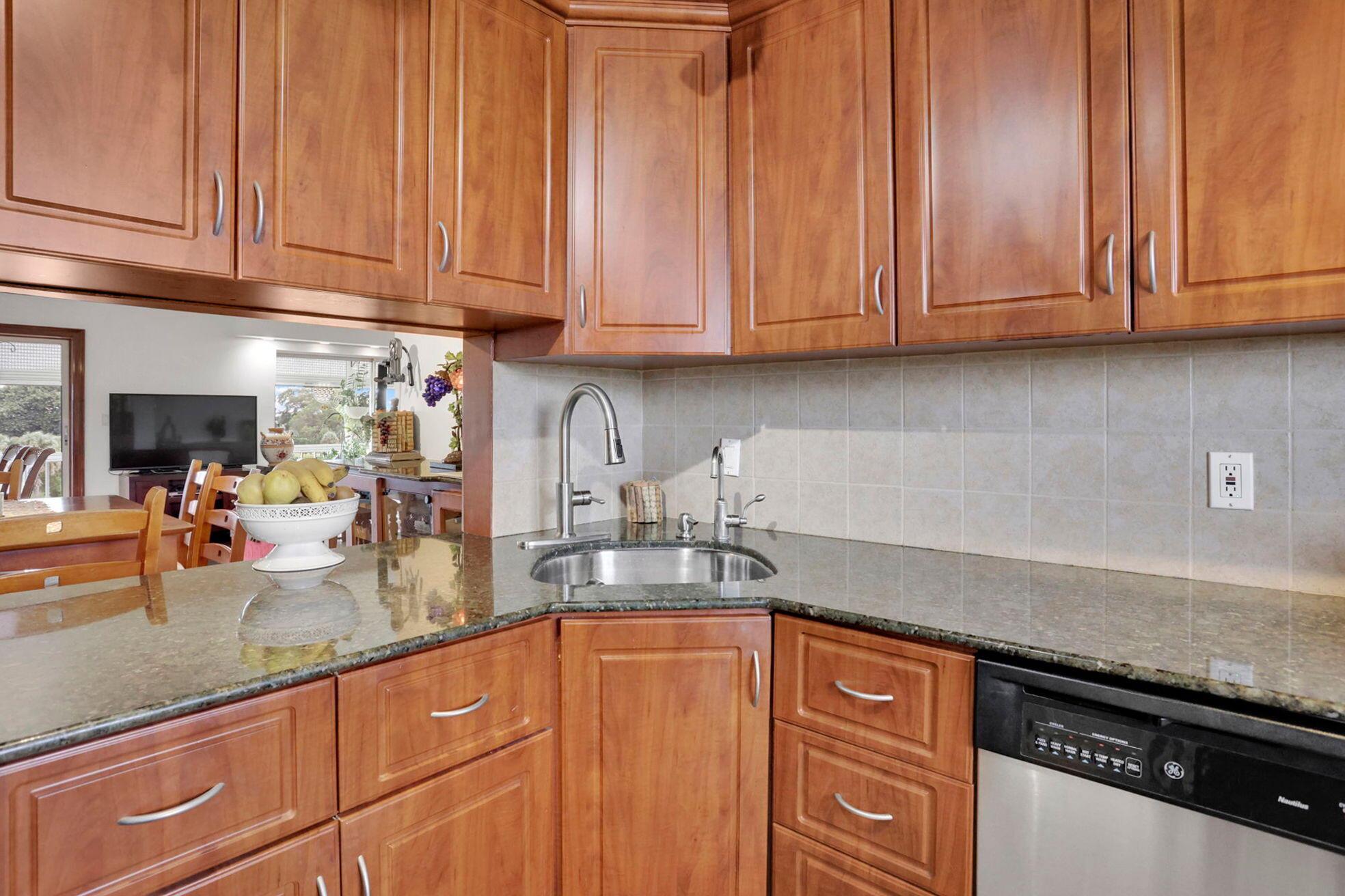 4800 Hillcrest Ln #503 Hollywood, FL 33021