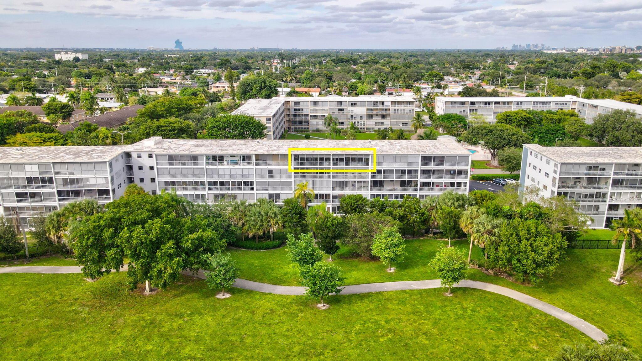 4800 Hillcrest Ln #503 Hollywood, FL 33021