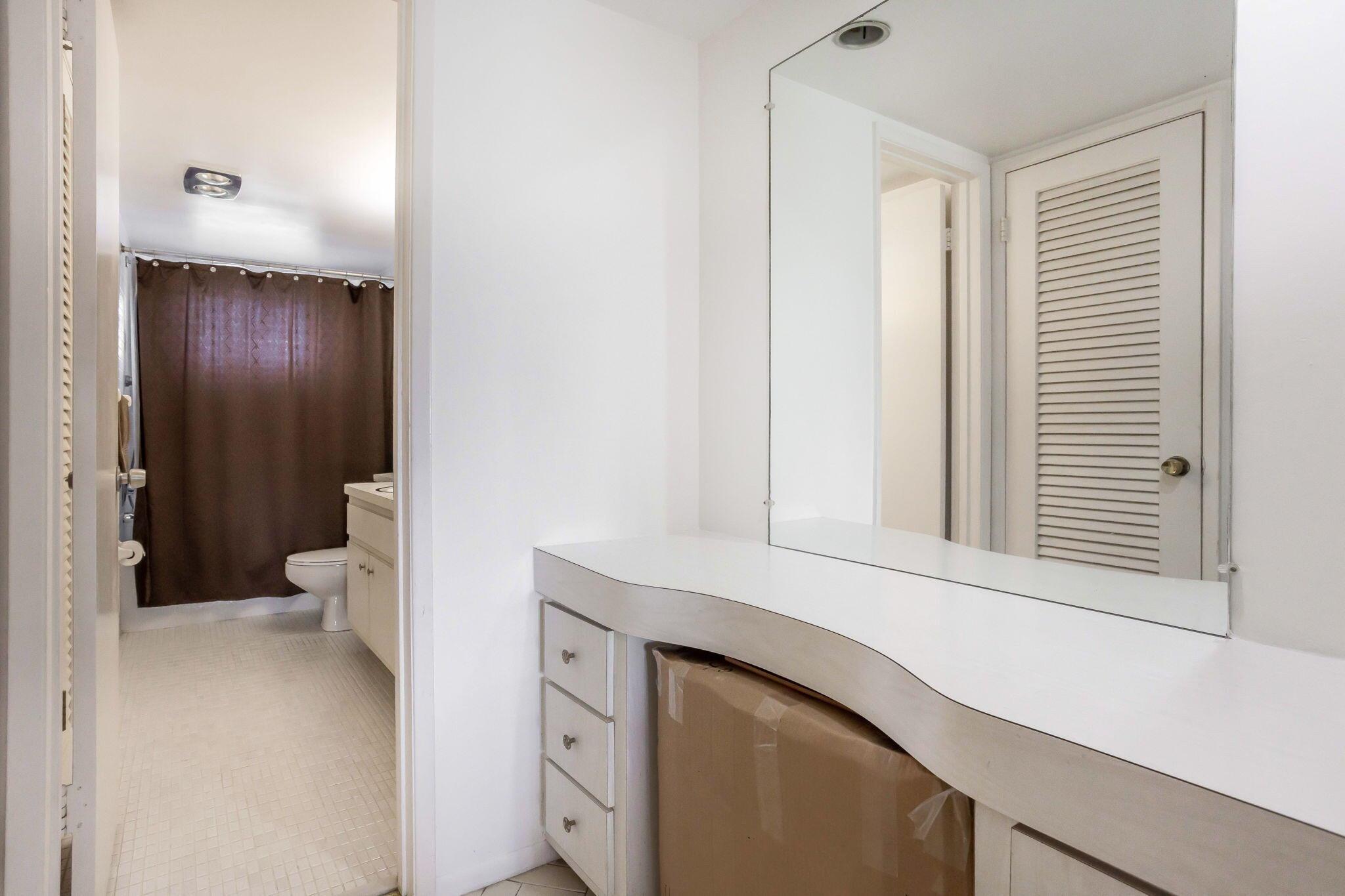 4800 Hillcrest Ln #503 Hollywood, FL 33021