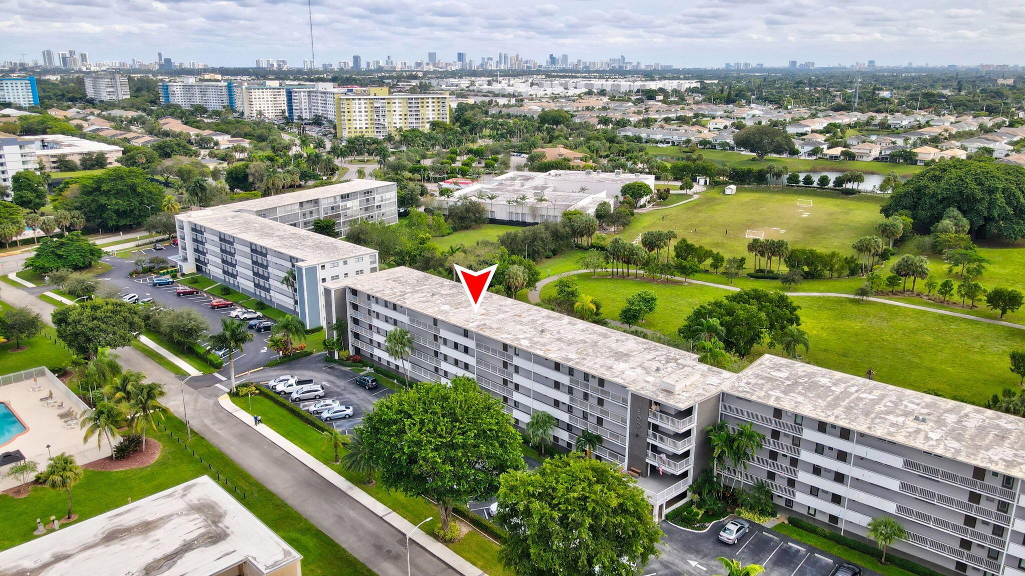 4800 Hillcrest Ln #503 Hollywood, FL 33021