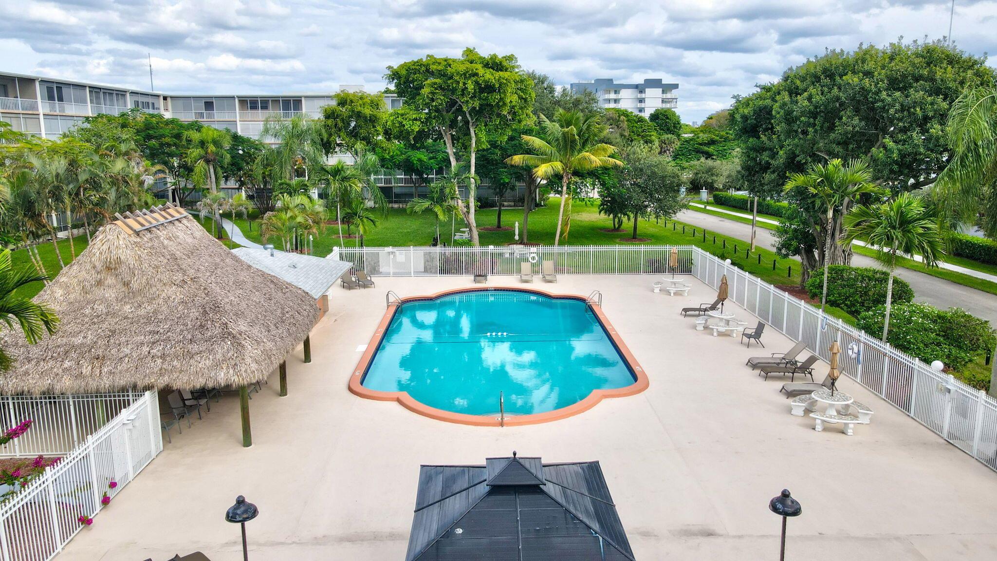 4800 Hillcrest Ln #503 Hollywood, FL 33021