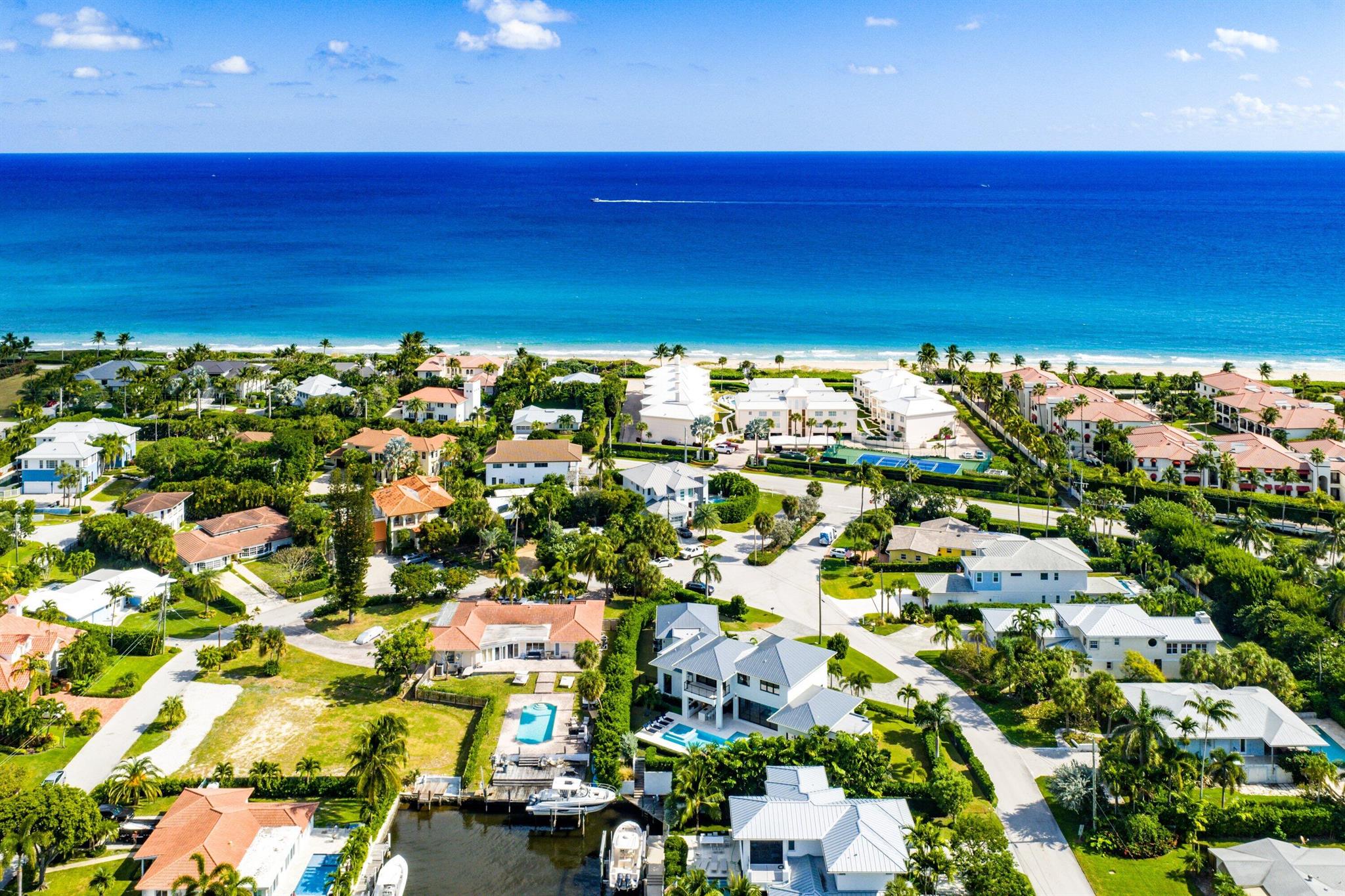 10 Harbour Dr Ocean Ridge, FL 33435