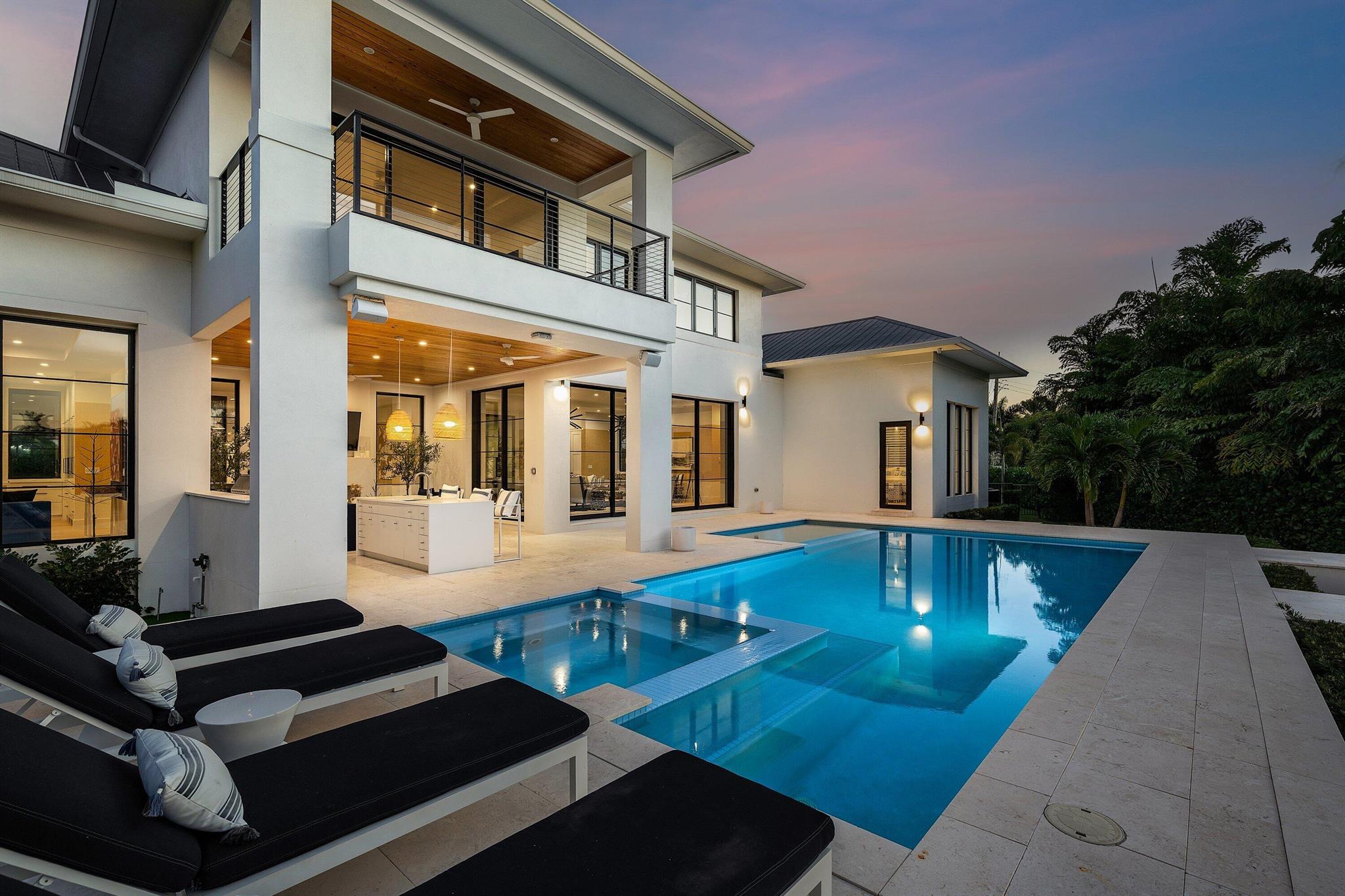 10 Harbour Dr Ocean Ridge, FL 33435