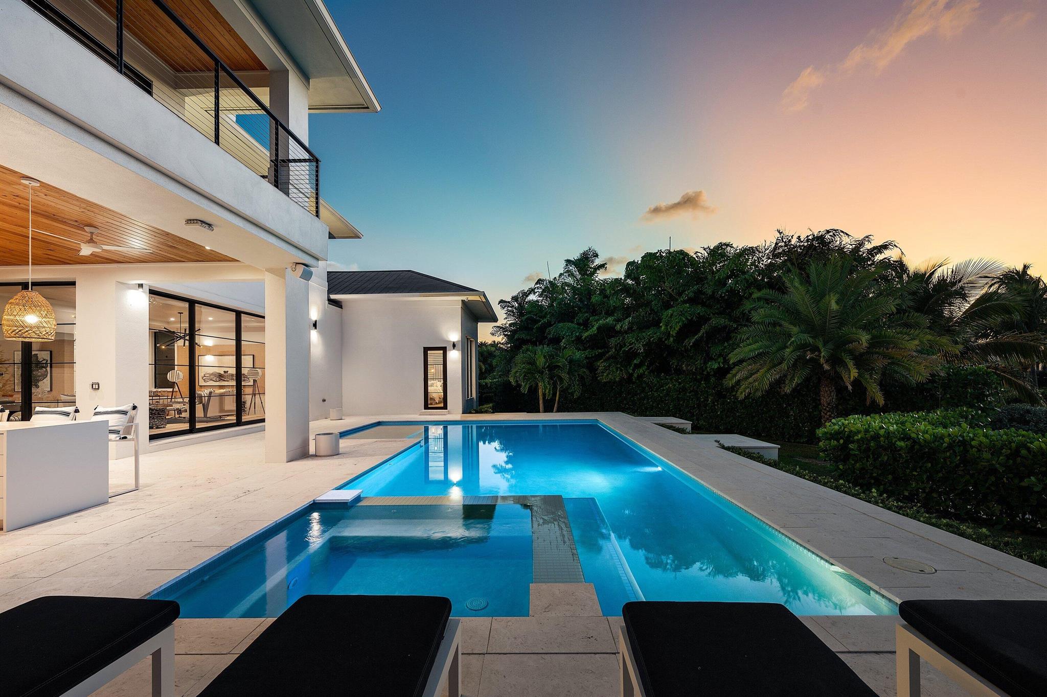 10 Harbour Dr Ocean Ridge, FL 33435