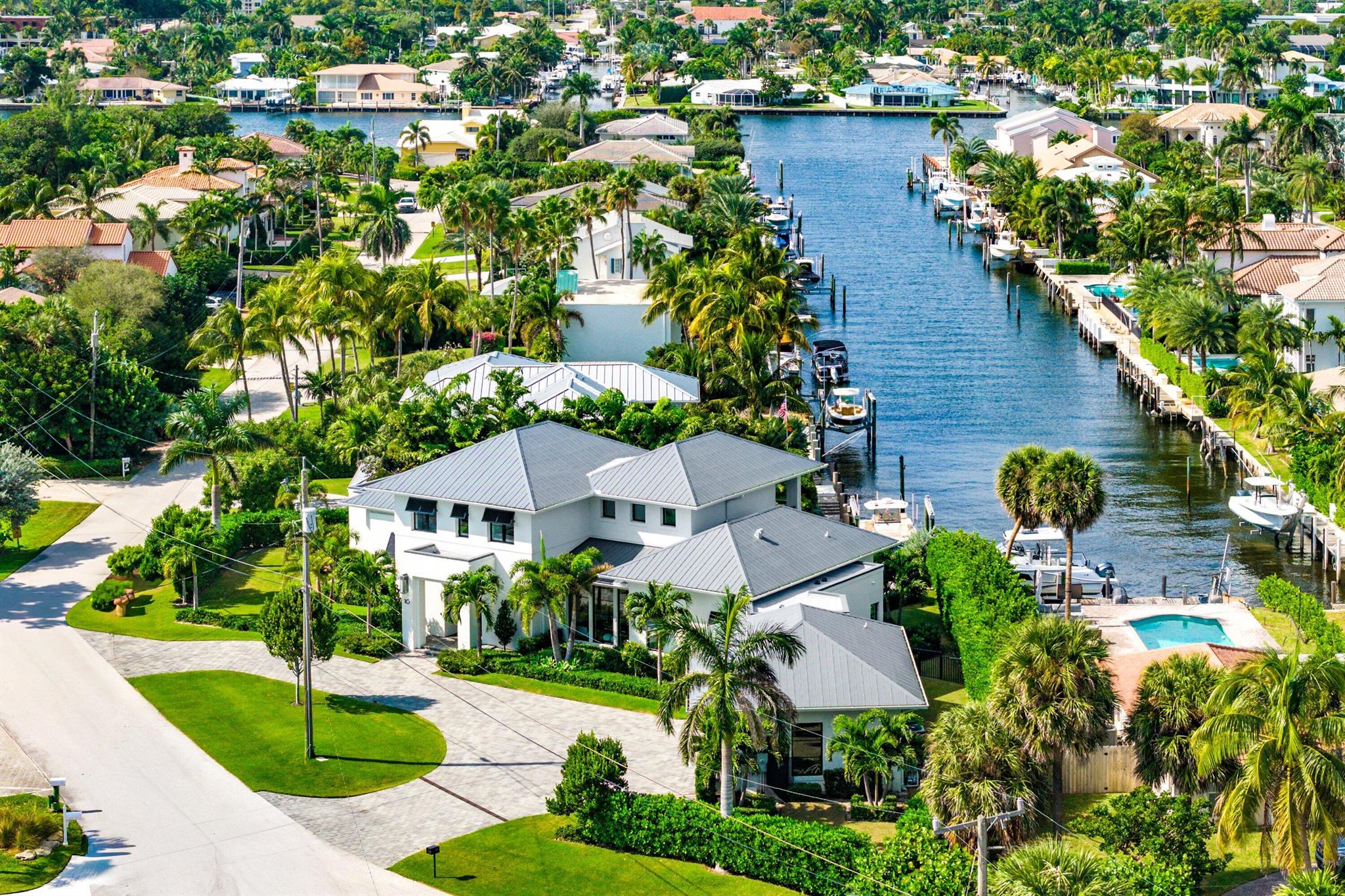 10 Harbour Dr Ocean Ridge, FL 33435