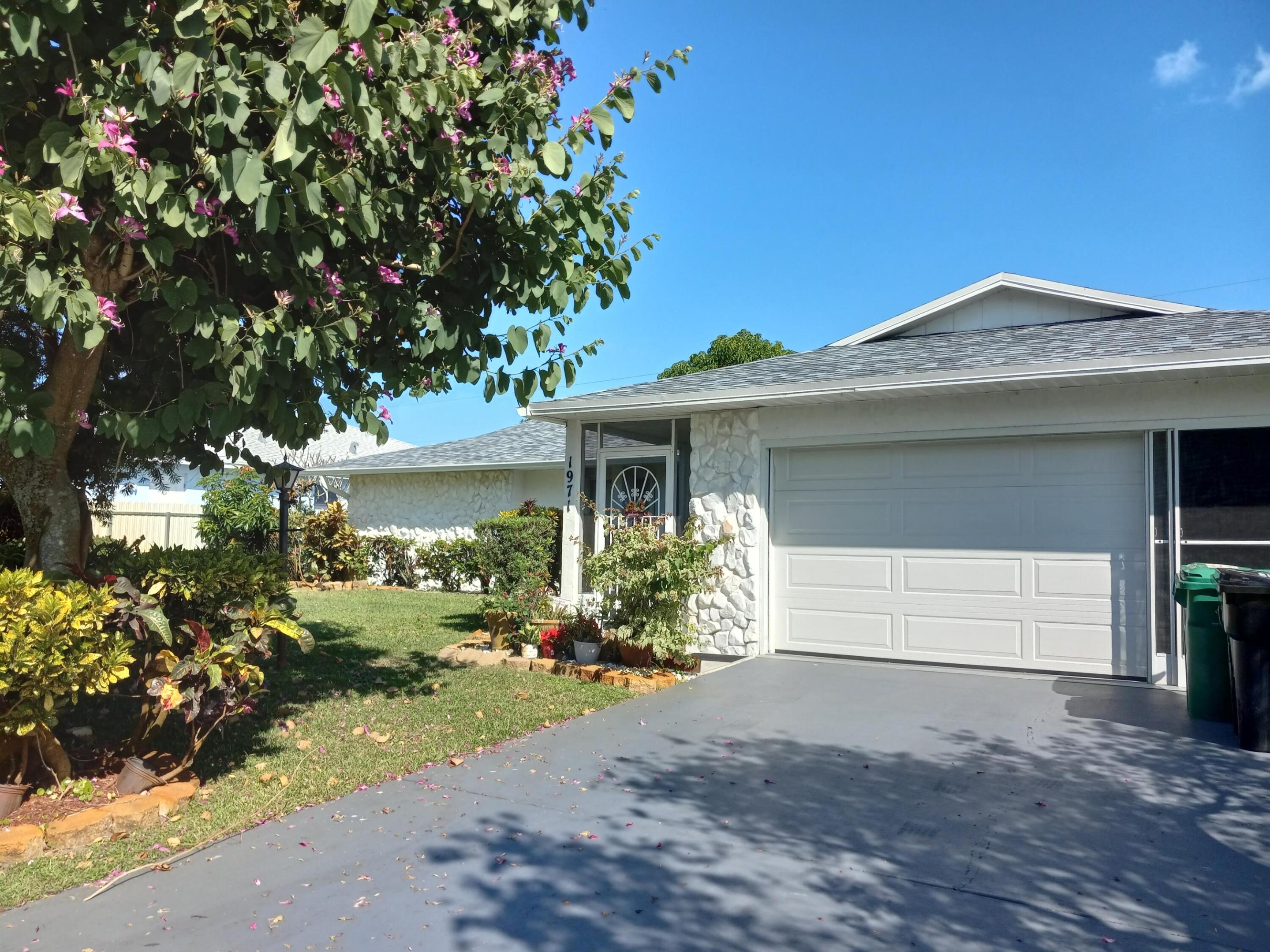 1971 SE Fallon Dr Port St Lucie, FL 34983