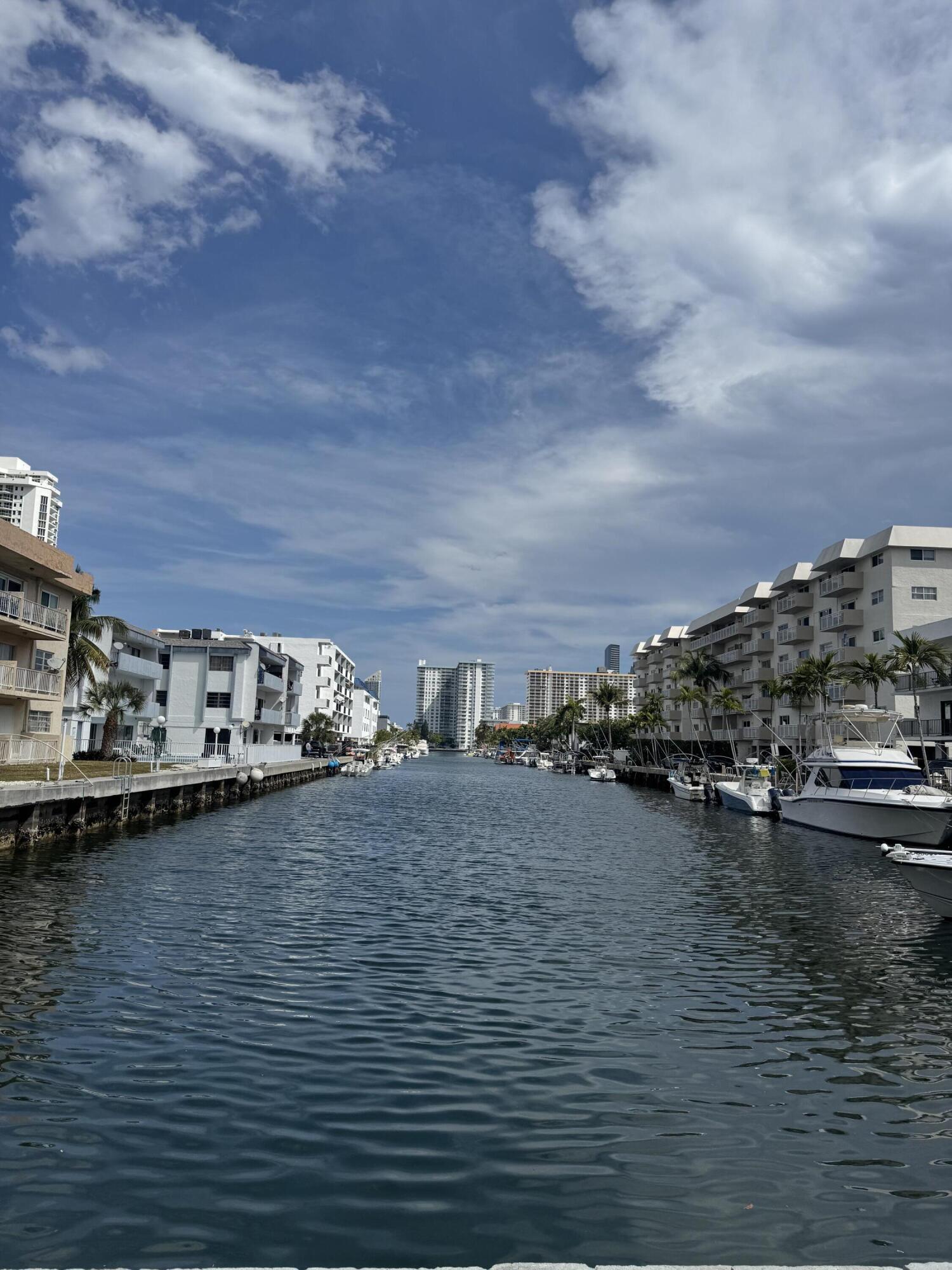 17051 NE 35th #307 North Miami Beach, FL 33160