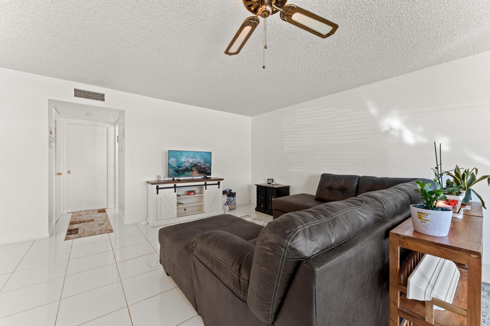 201 Country #B Boynton Beach, FL 33435