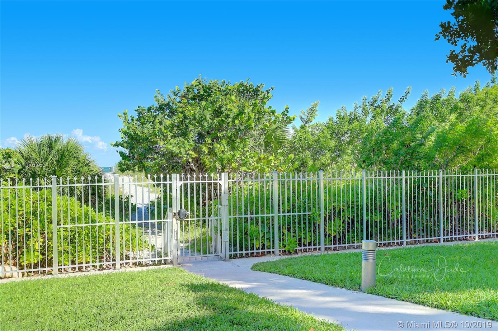 image Commodore Club East15