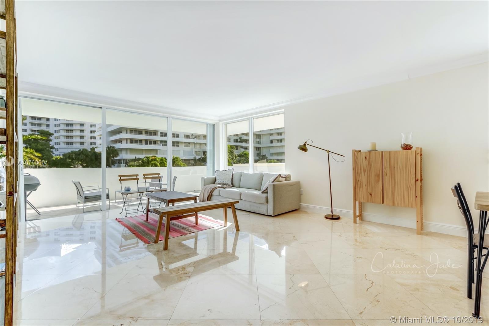 image Commodore Club East2