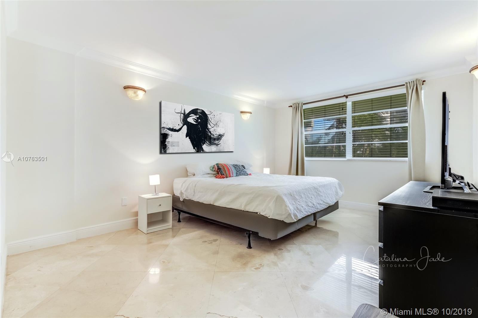 image Commodore Club East5