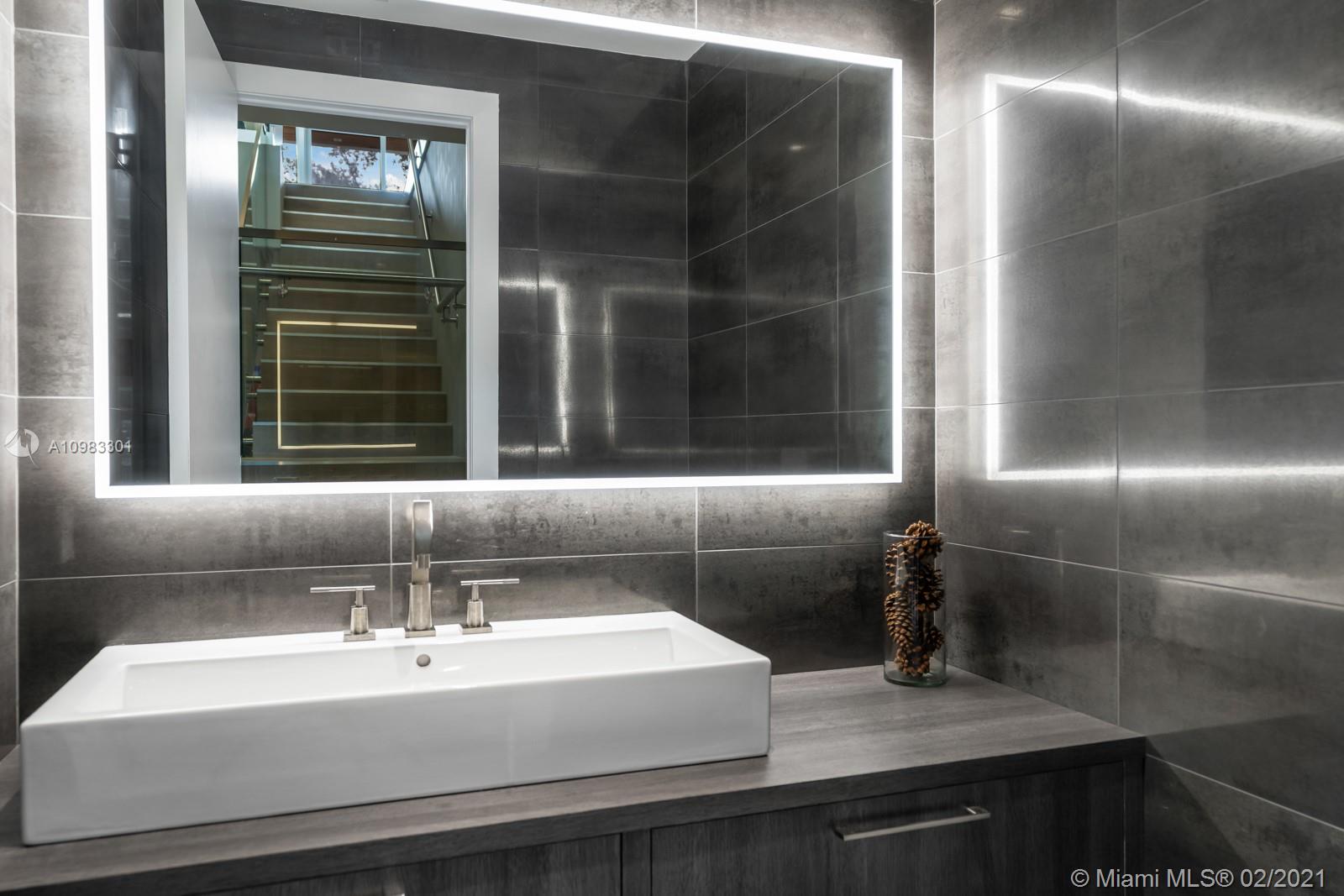 1814 Opechee Dr Miami, FL 33133