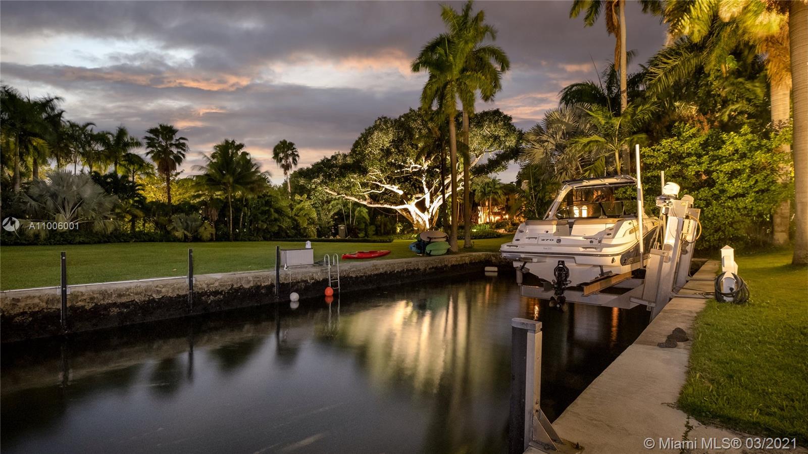 3503 Main Lodge Dr Miami, FL 33133