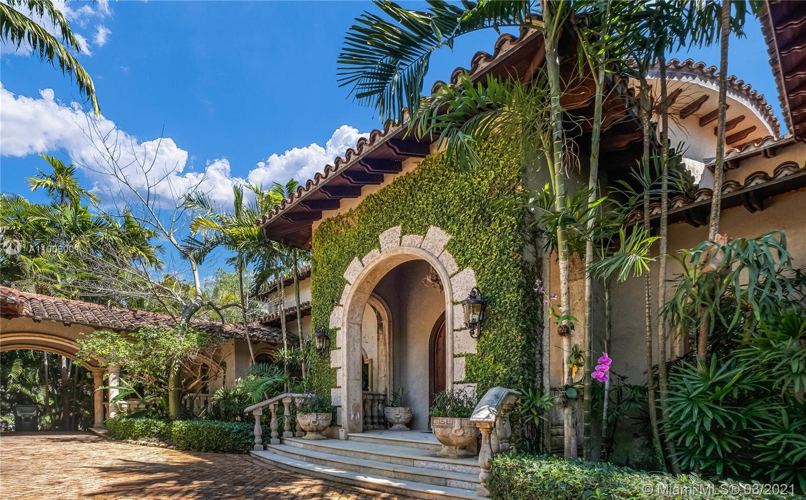 3503 Main Lodge Dr Miami, FL 33133