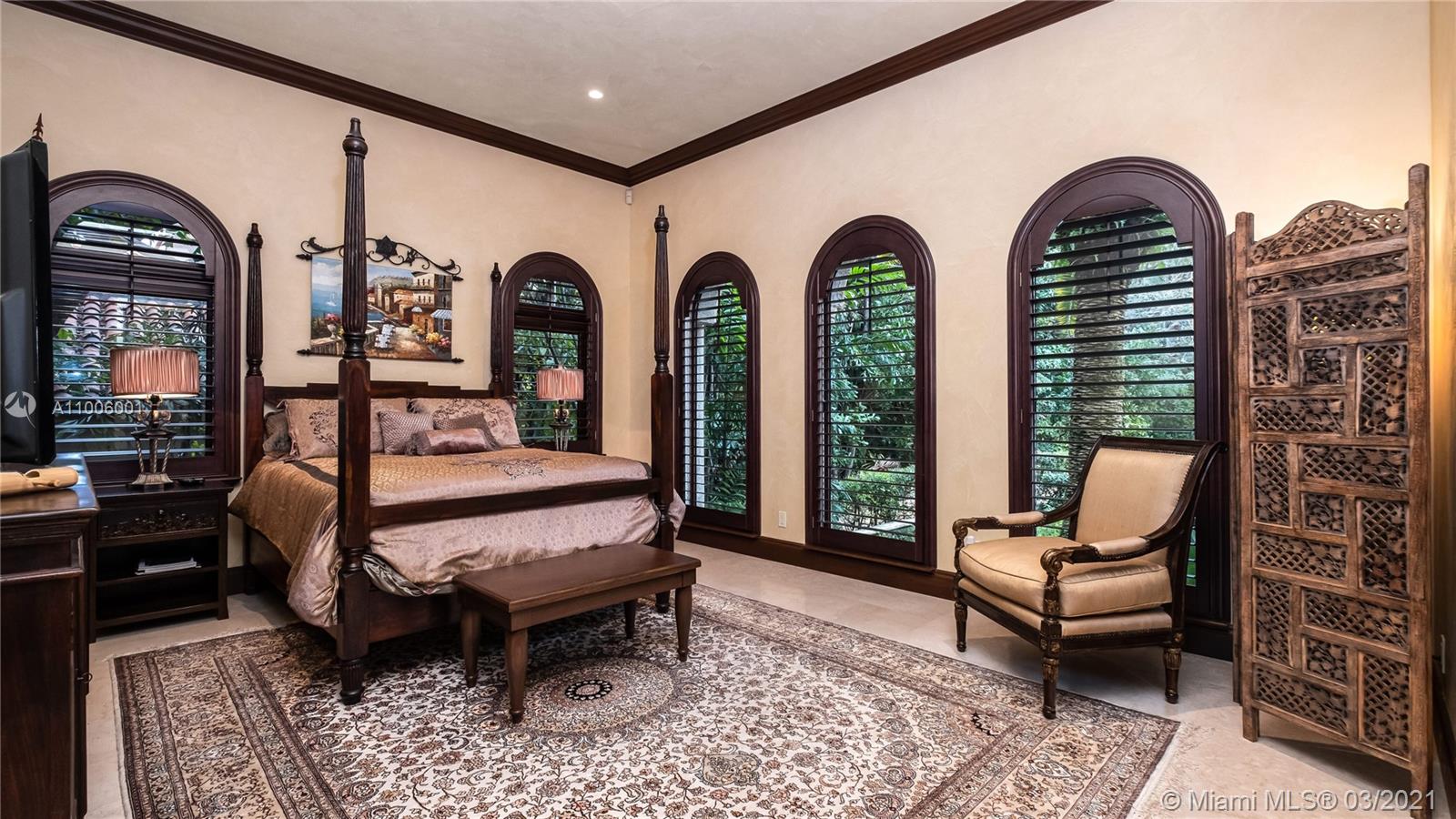 3503 Main Lodge Dr Miami, FL 33133