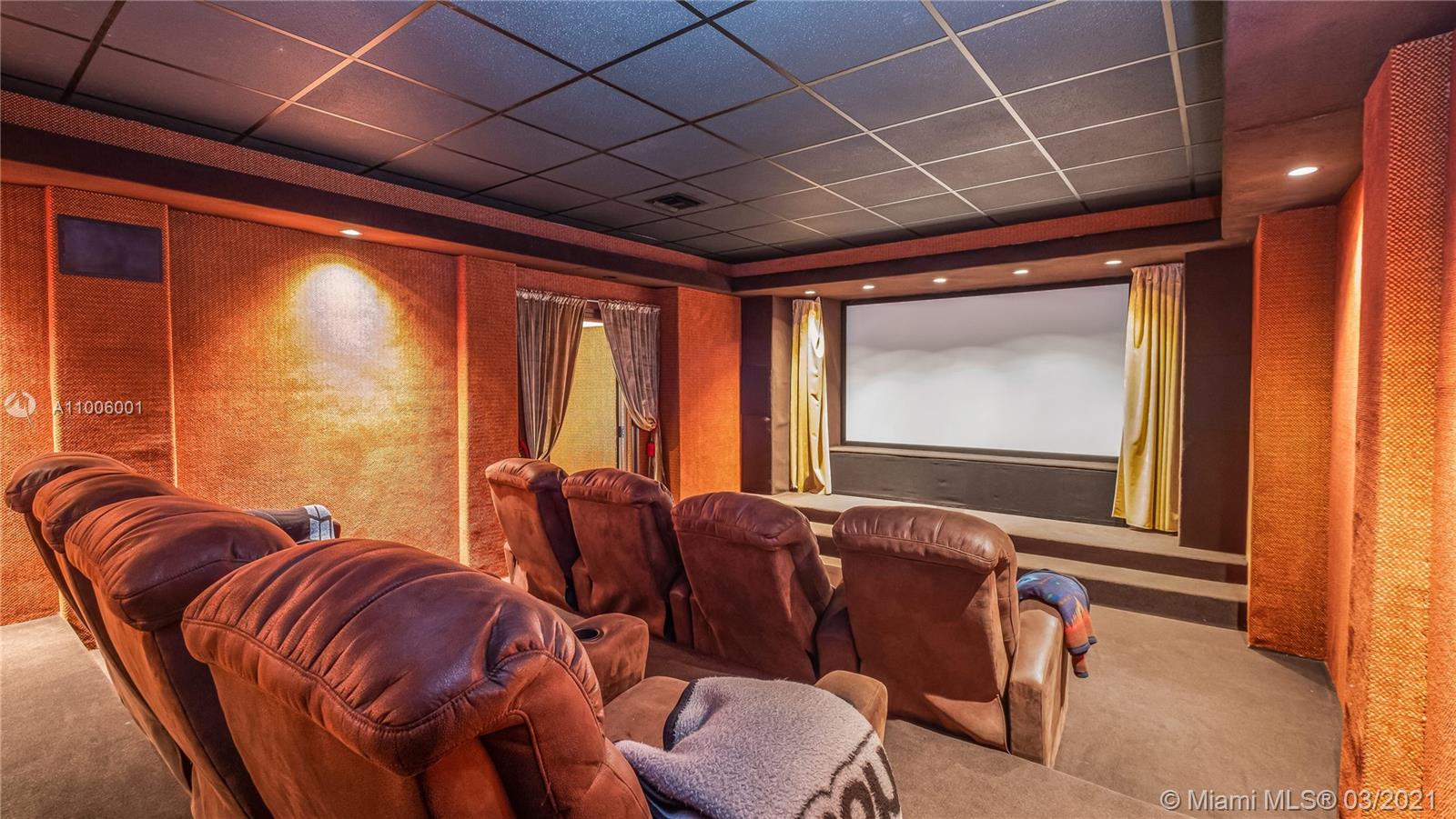 3503 Main Lodge Dr Miami, FL 33133