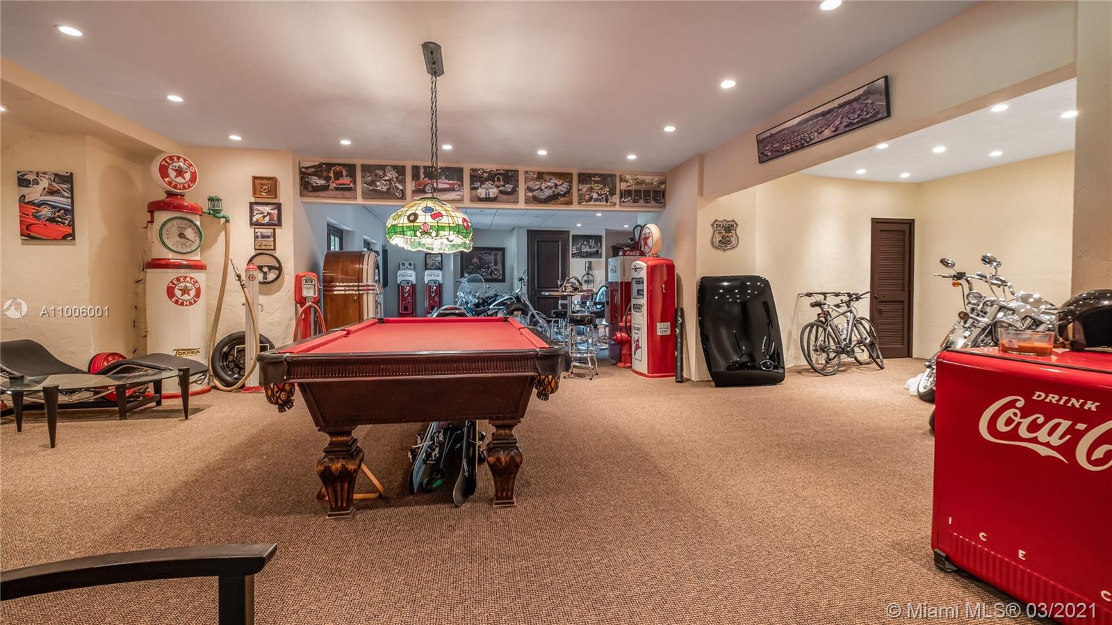 3503 Main Lodge Dr Miami, FL 33133