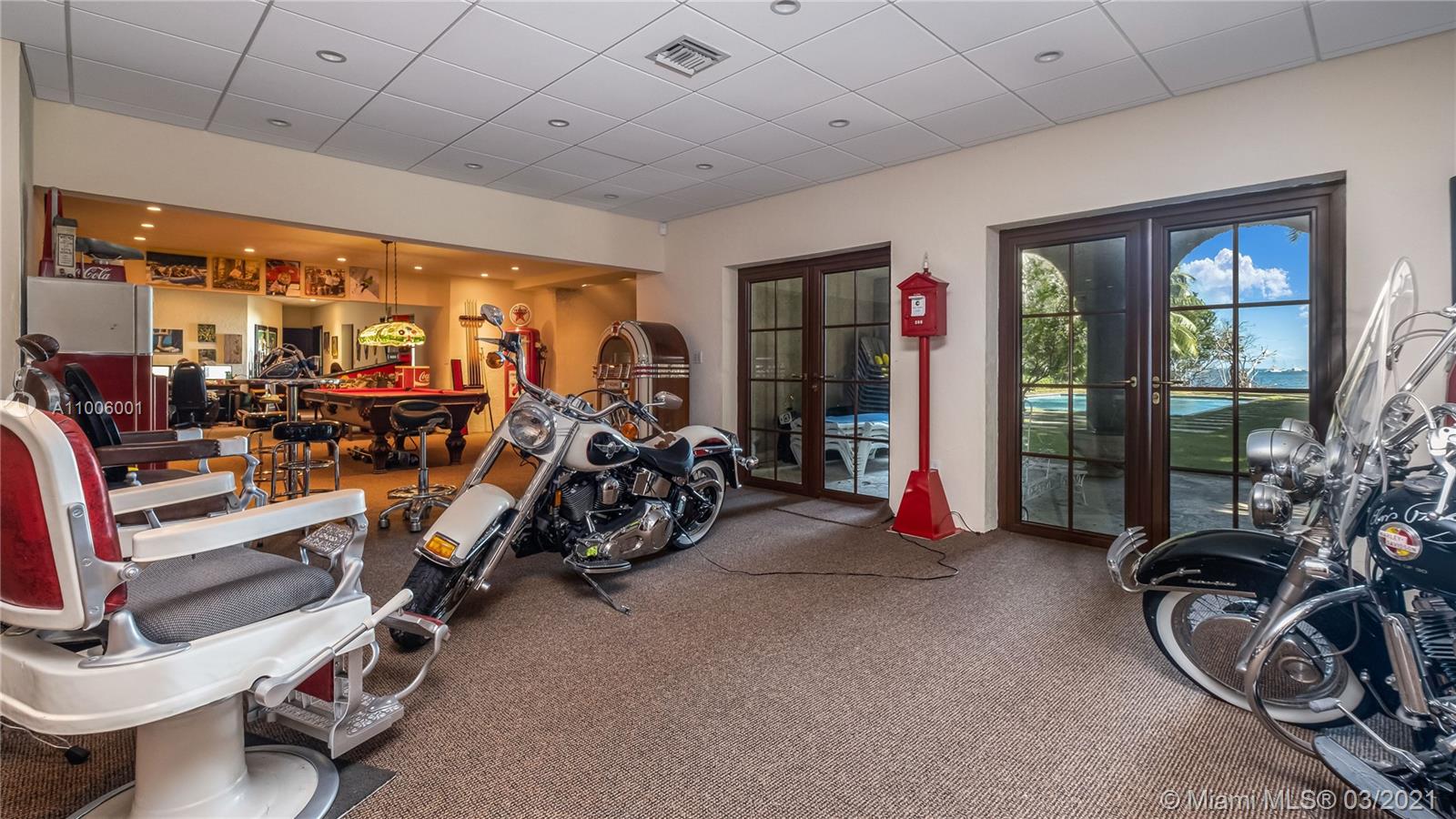 3503 Main Lodge Dr Miami, FL 33133