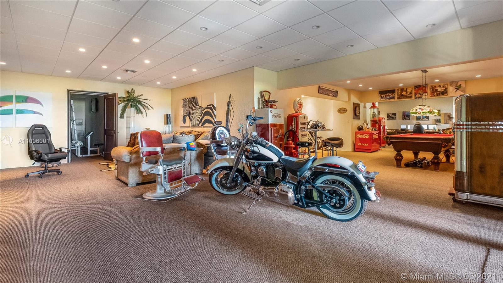 3503 Main Lodge Dr Miami, FL 33133