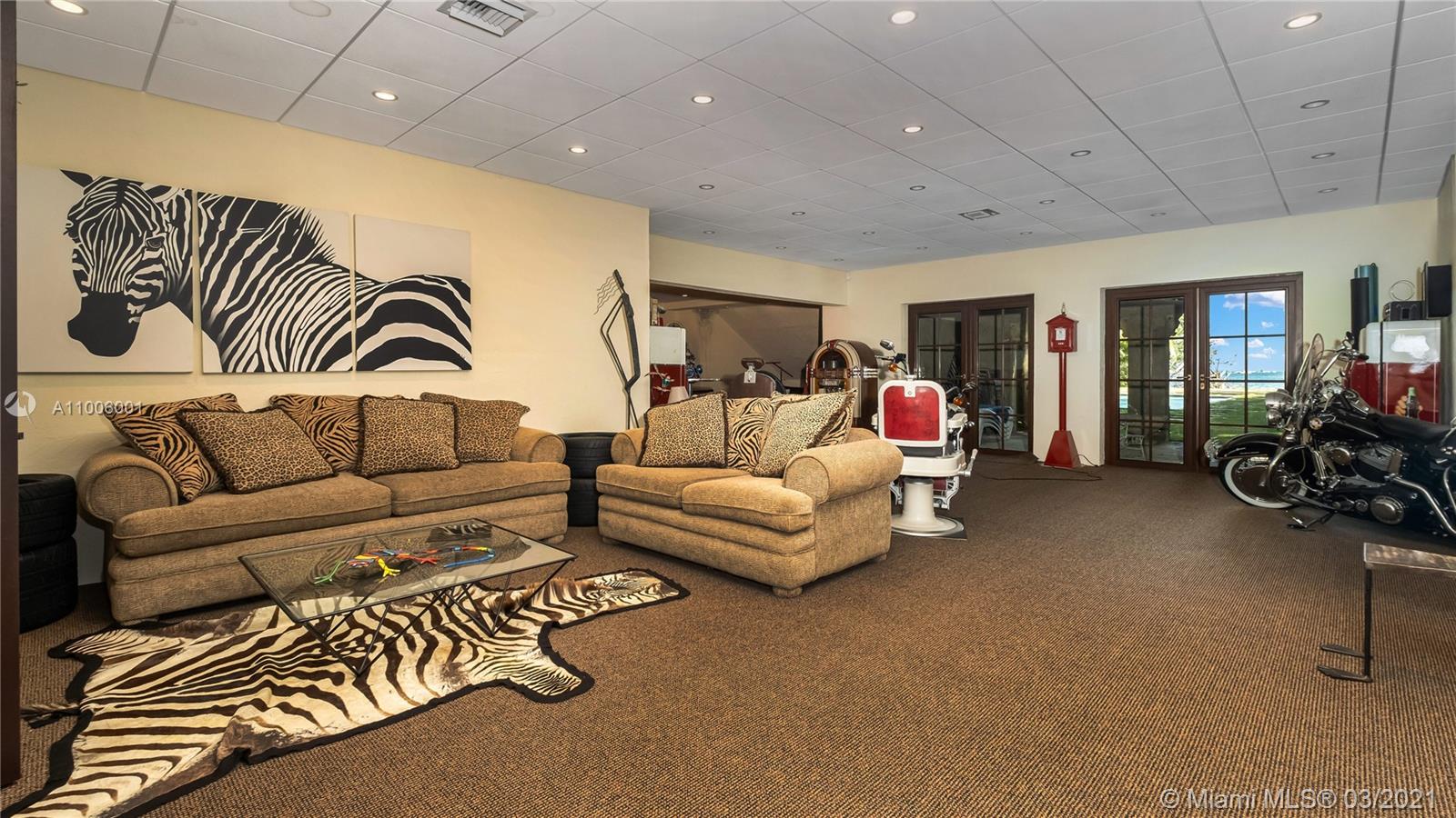 3503 Main Lodge Dr Miami, FL 33133