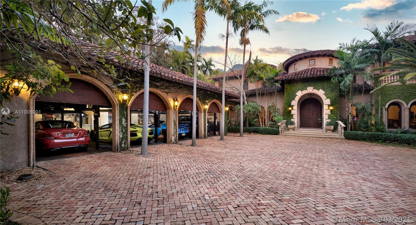 3503 Main Lodge Dr Miami, FL 33133