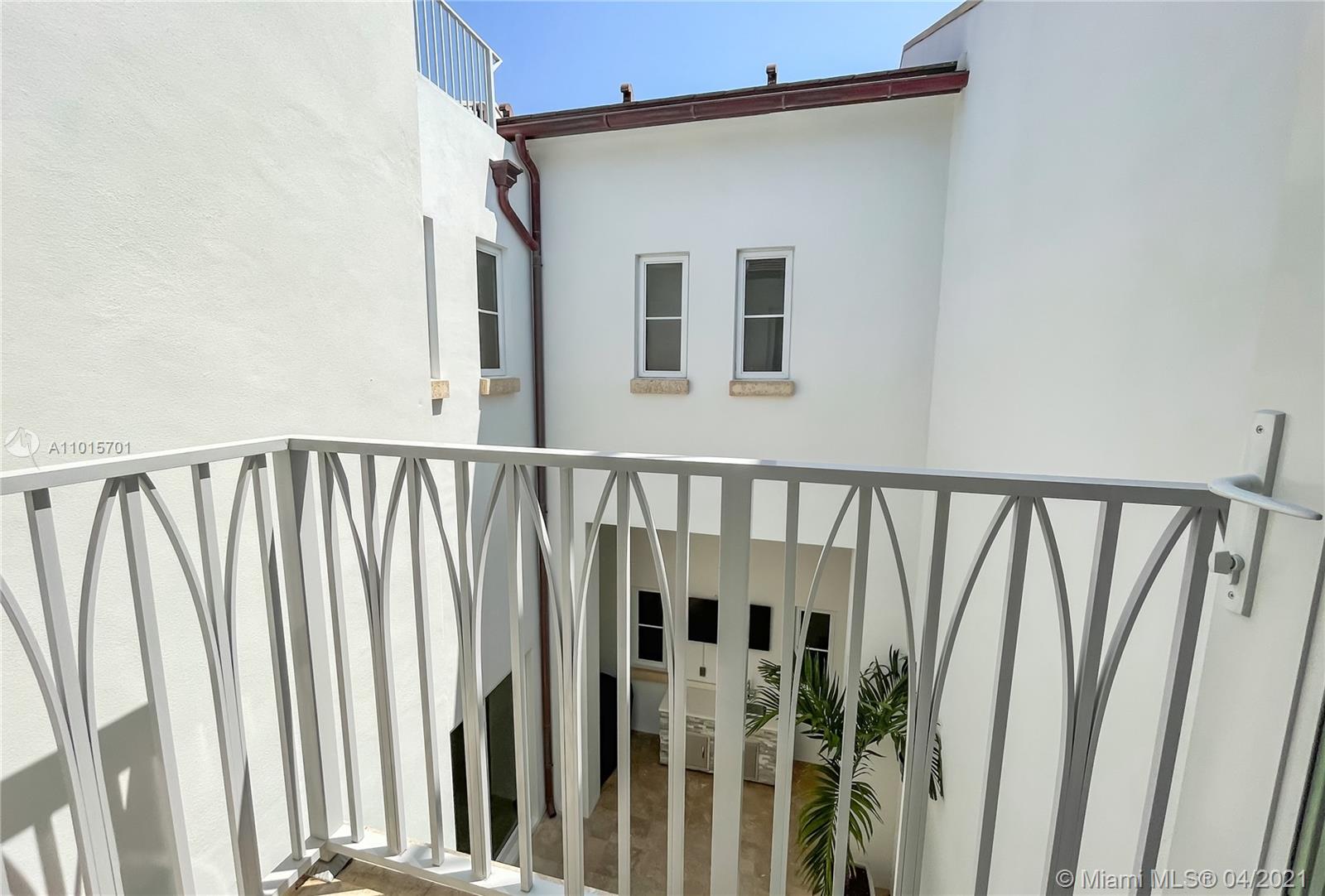 637 Santander Ave #5 Coral Gables, FL 33134