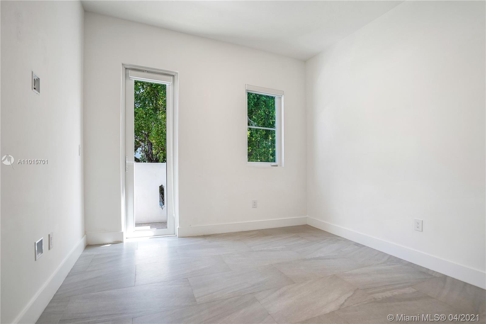 637 Santander Ave #5 Coral Gables, FL 33134