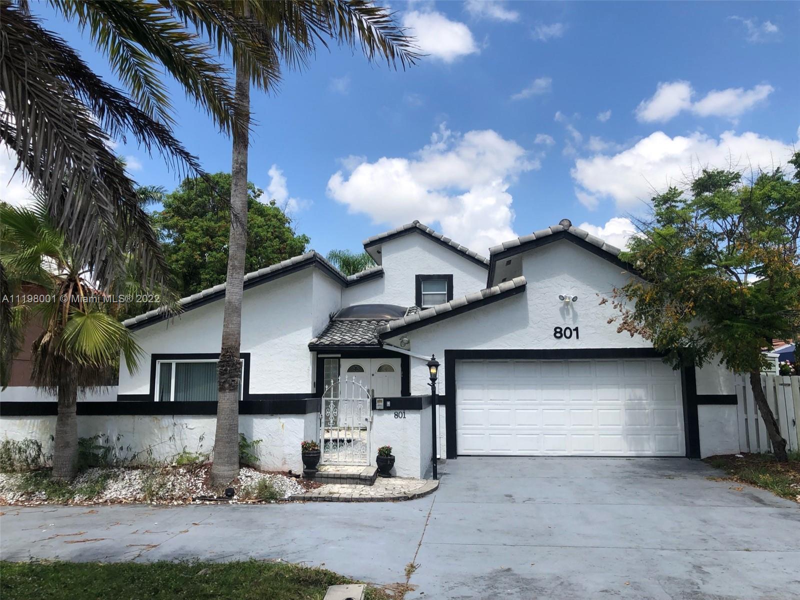 801 Mockingbird Ln