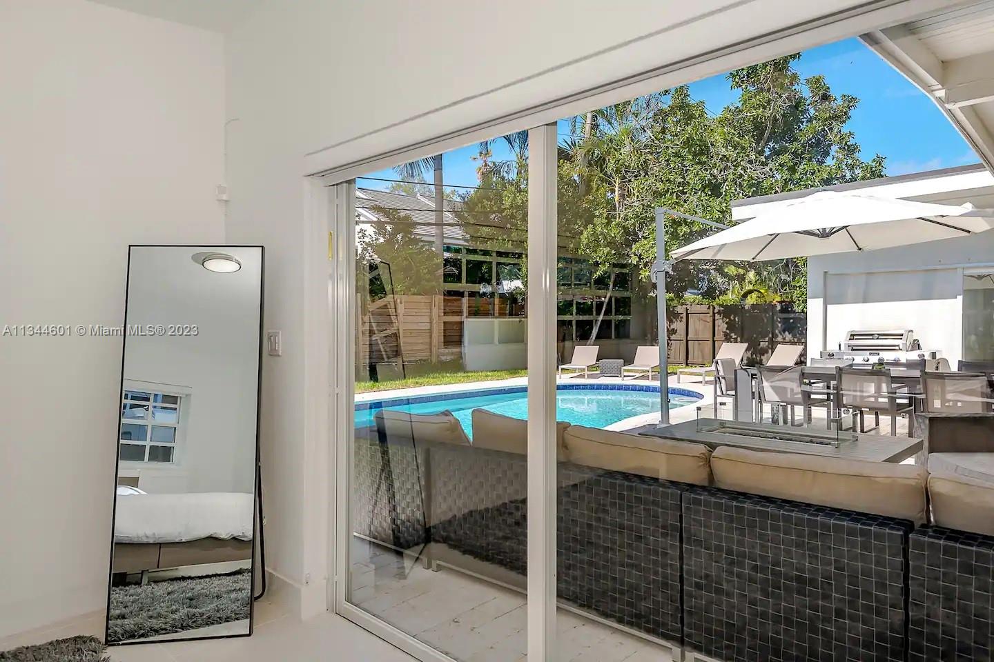 20000 Highland Lks Blvd,Miami, FL 33179