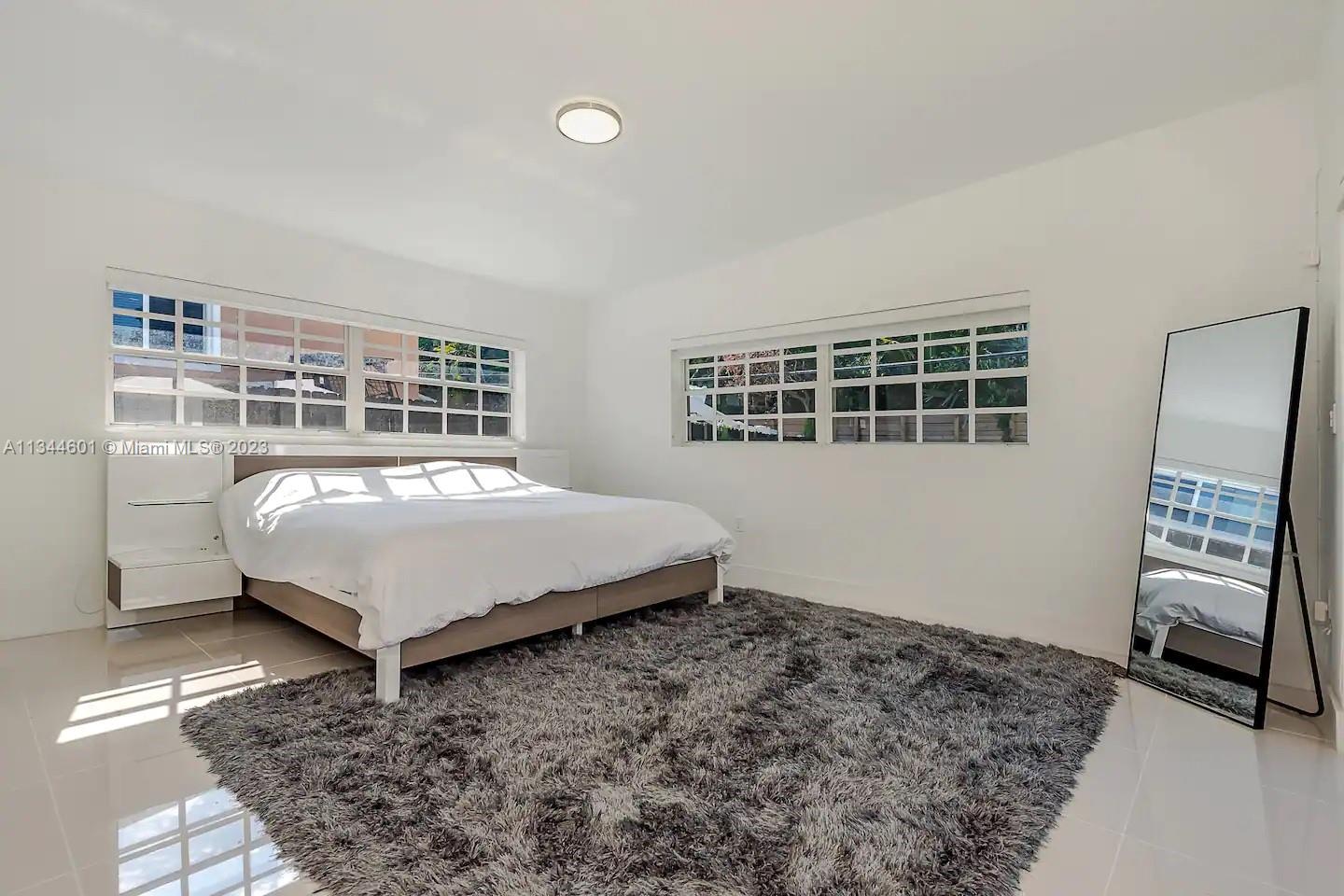 20000 Highland Lks Blvd,Miami, FL 33179