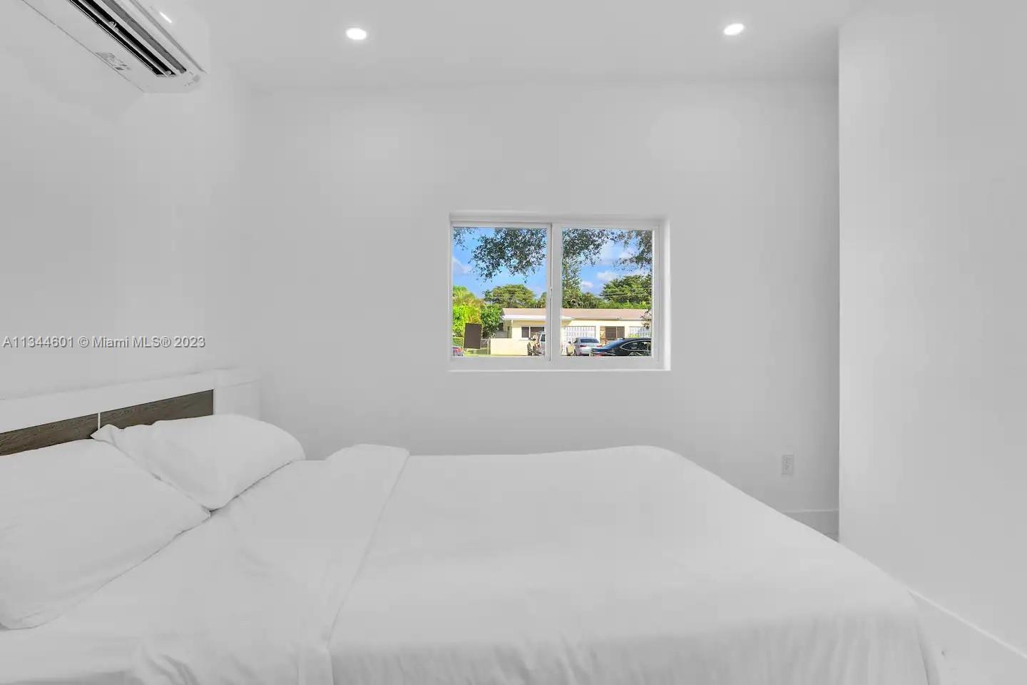 20000 Highland Lks Blvd,Miami, FL 33179