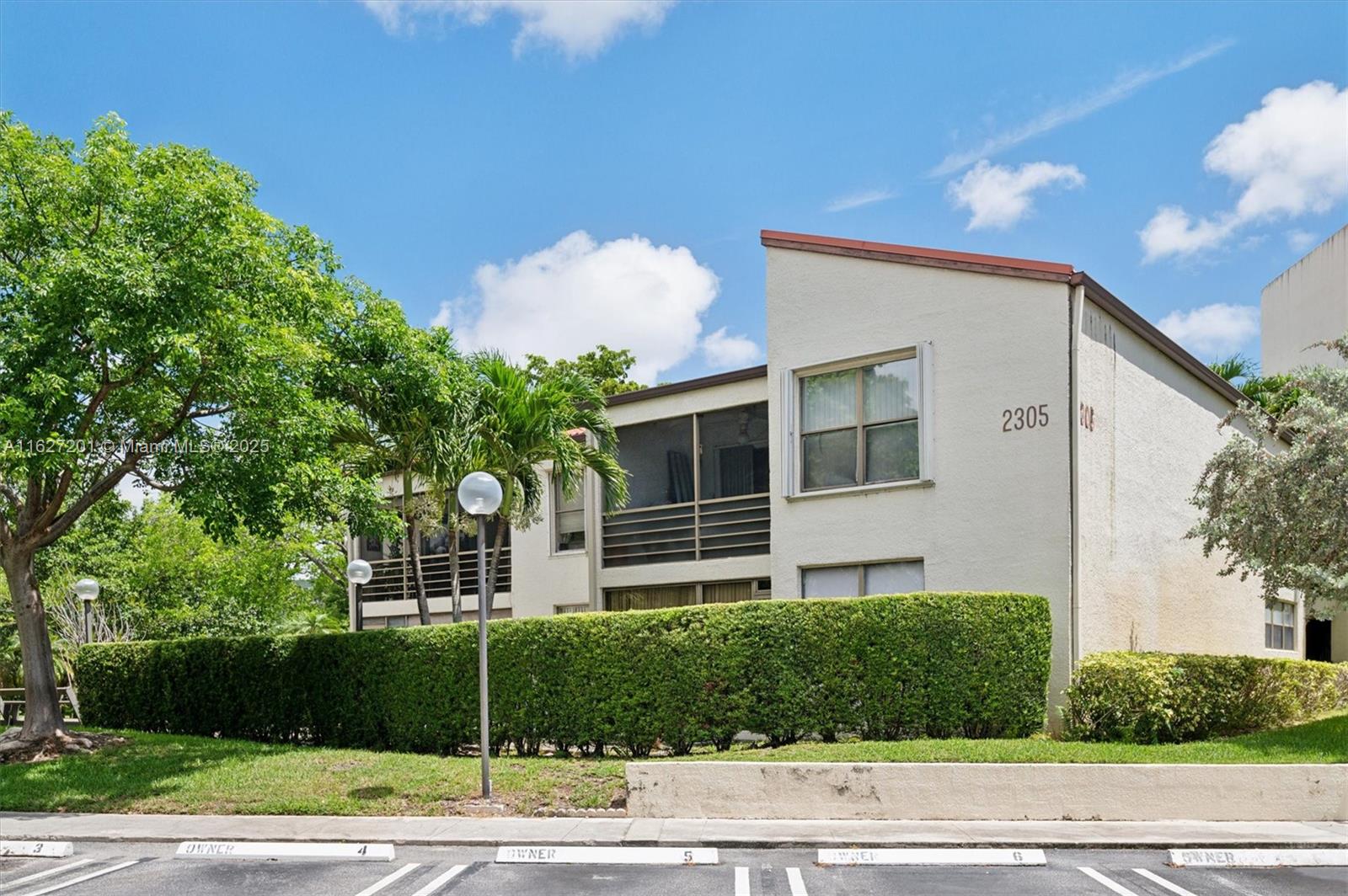 2305 S Cypress Bnd Dr #104D,Pompano Beach, FL 33069