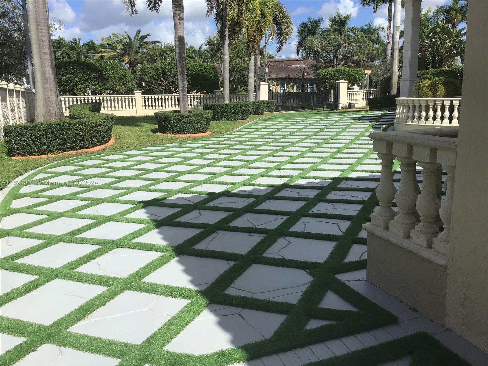 13460 SW 32nd St Kendall, FL 33175