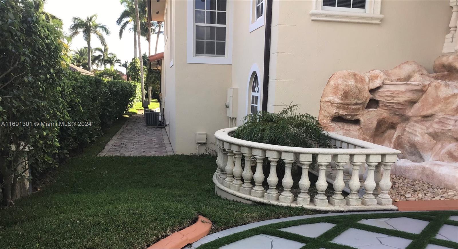 13460 SW 32nd St Kendall, FL 33175