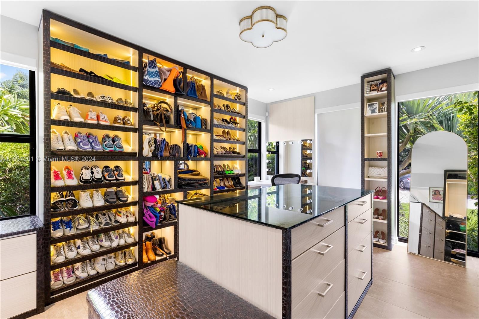 6420 Pinetree Dr Cir Miami Beach, FL 33141