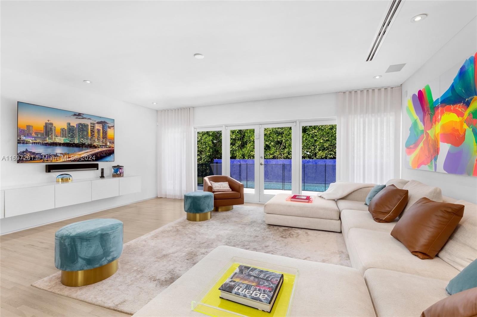 6420 Pinetree Dr Cir Miami Beach, FL 33141