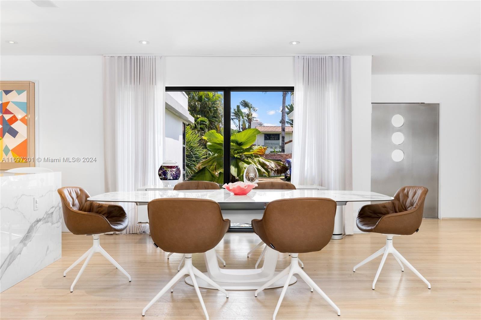 6420 Pinetree Dr Cir Miami Beach, FL 33141