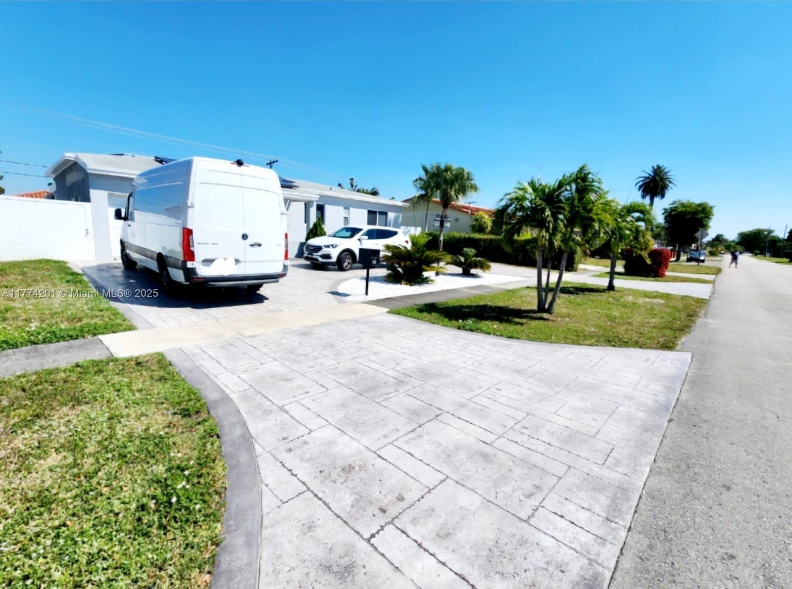 341 W 59th St,Hialeah, FL 33012