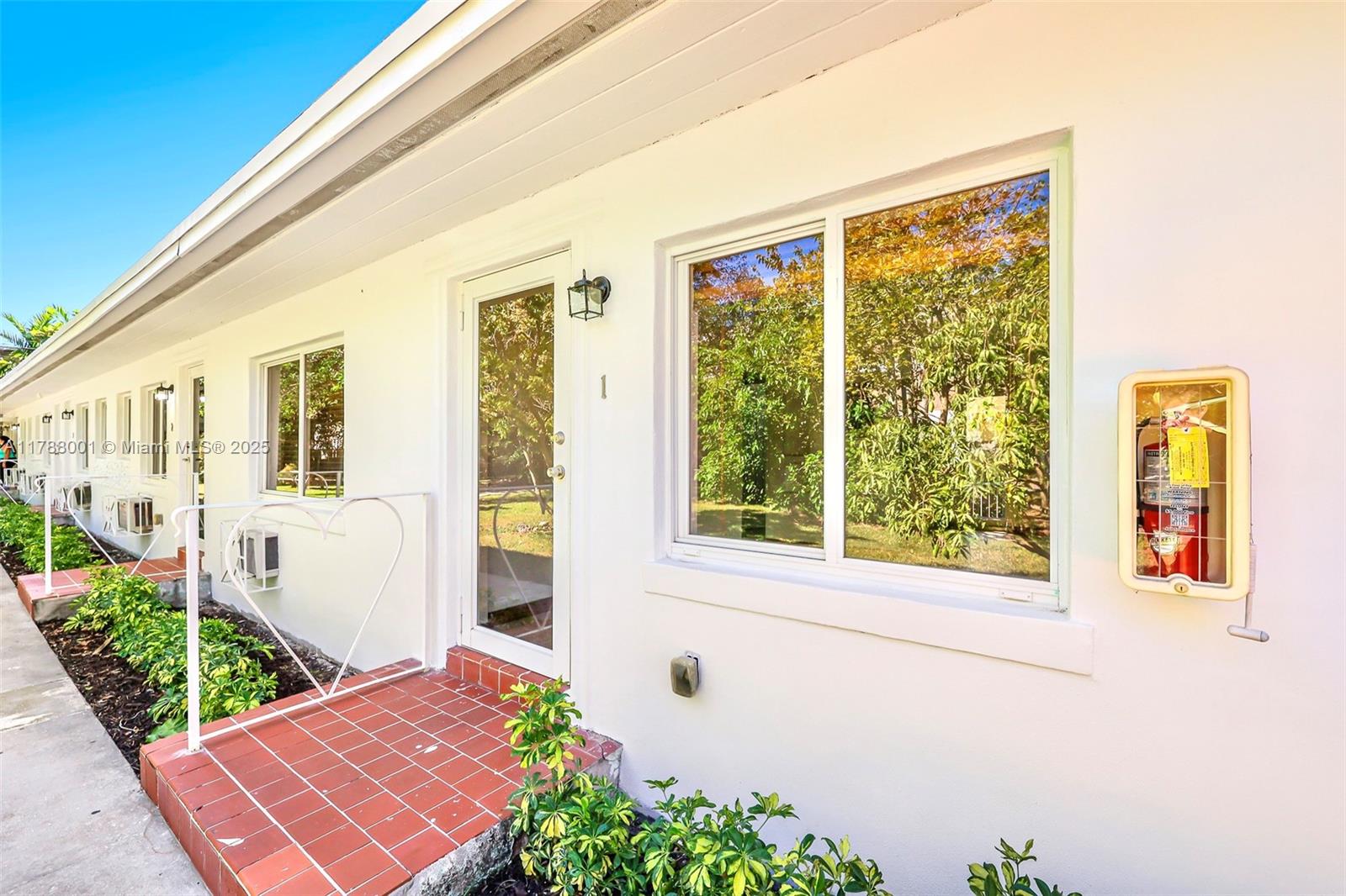 8440 NE 1st Ave,Miami, FL 33138