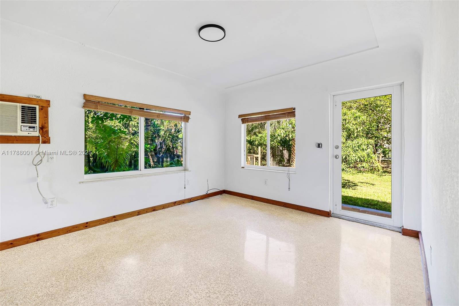 8440 NE 1st Ave,Miami, FL 33138